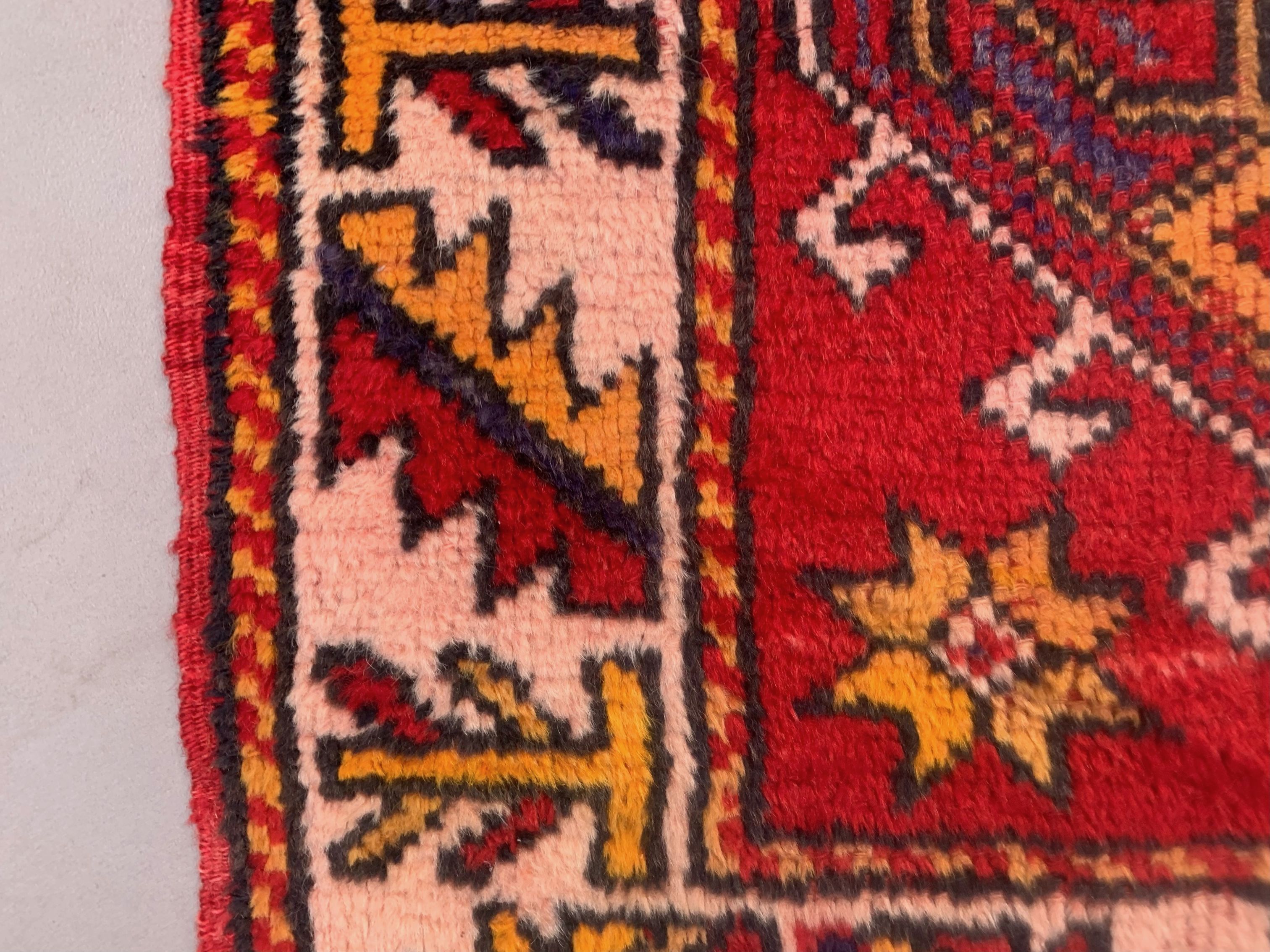 Vintage western turkish rug oriental 100x74 cm, red