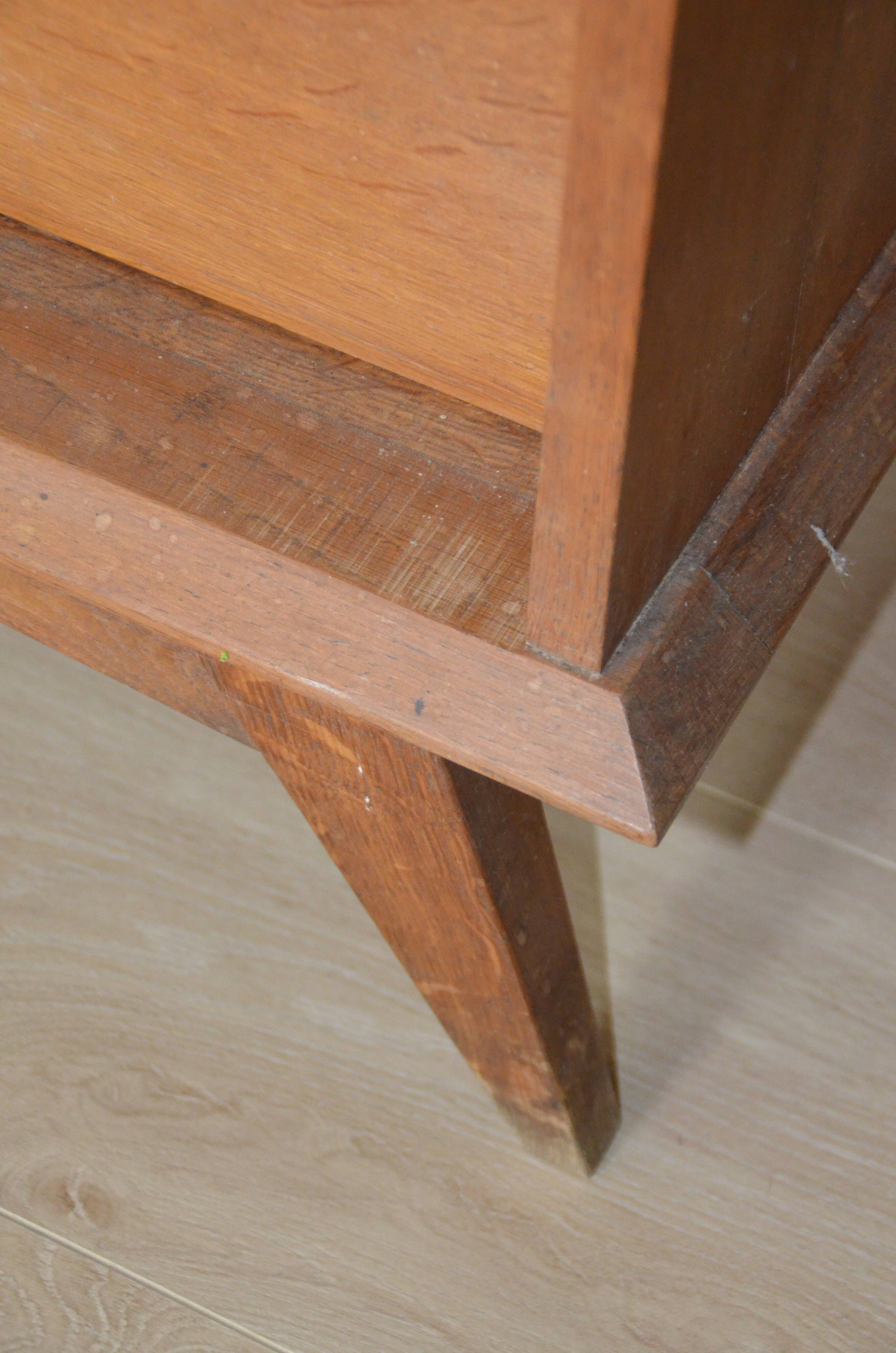 Vintage dresser with compass feet