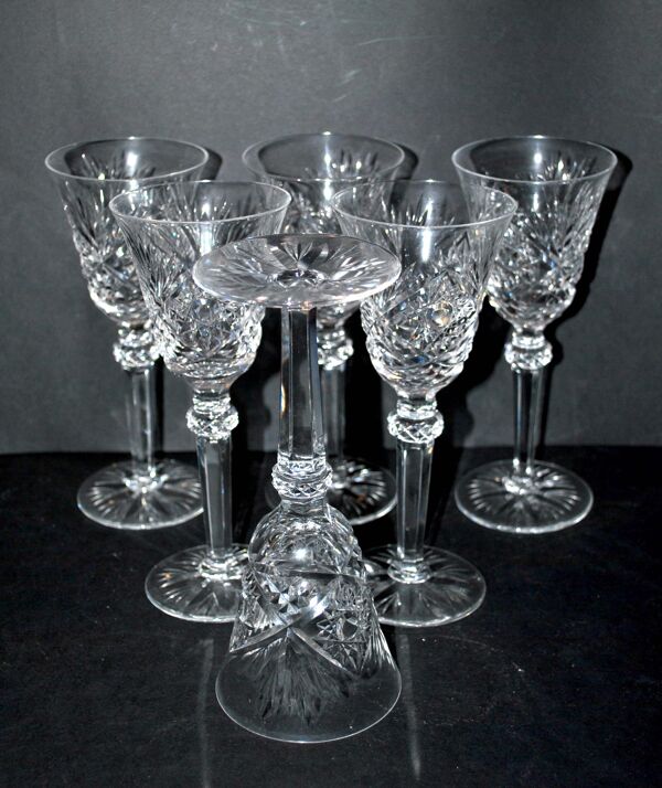 Série de 6 verres à vin en cristal taillé diamant Lemberg ou Saint-Louis 18cm