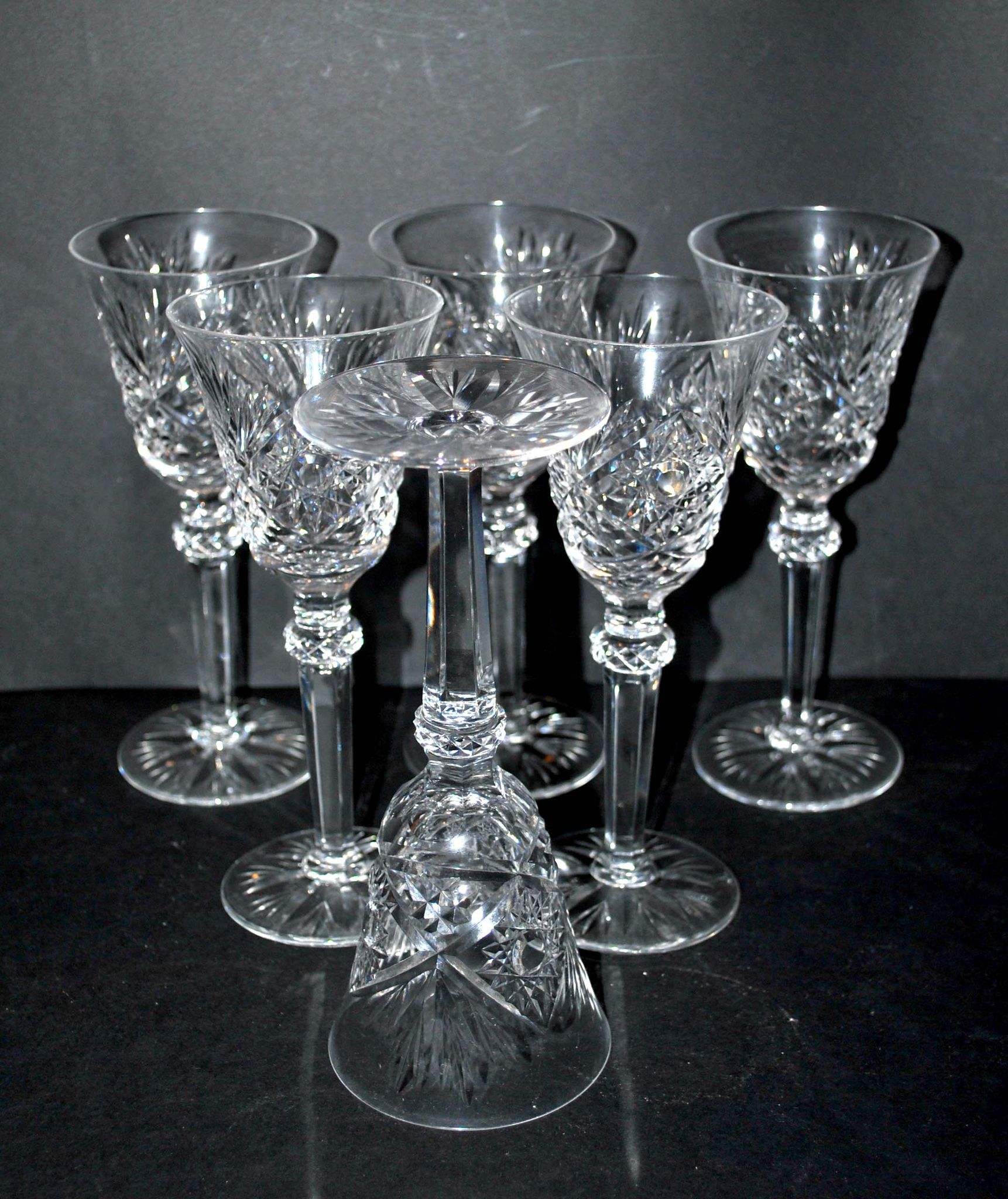 Series of 6 wine glasses in diamond cut crystal Lemberg or Saint-Louis 18cm