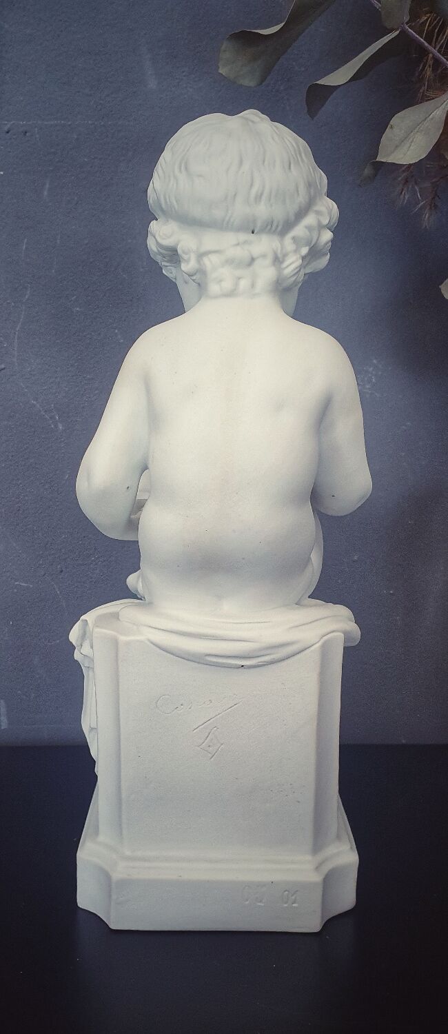 Sculpture of the child under study