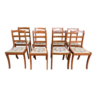 Suite de 8 chaises style anglais aux points