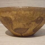 Chamotte clay bowl with bird decoration