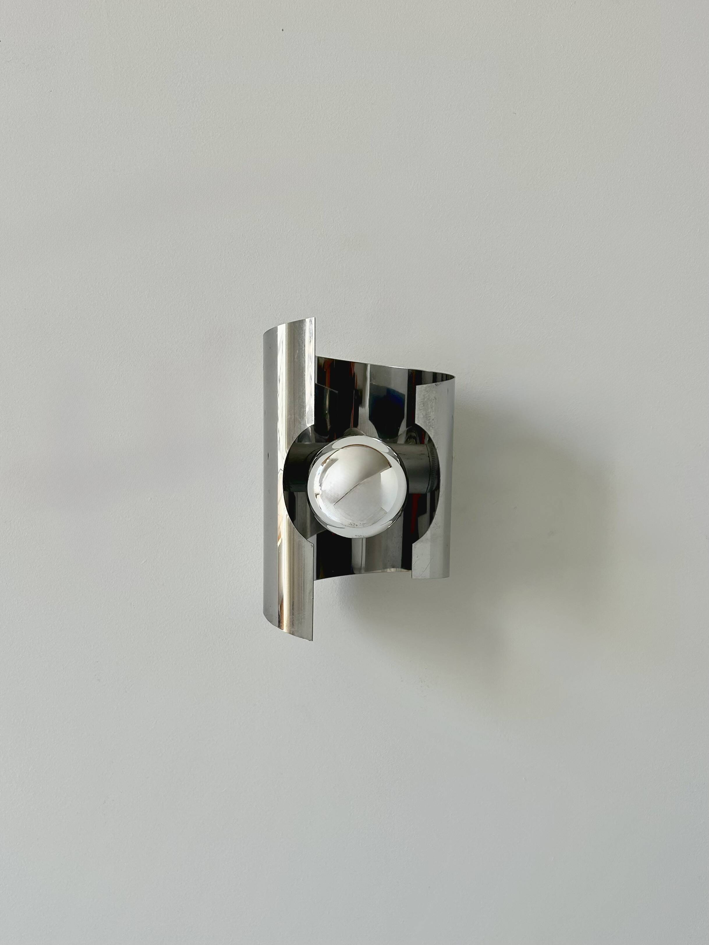 Vintage wall light, chrome metal, France, 1970.