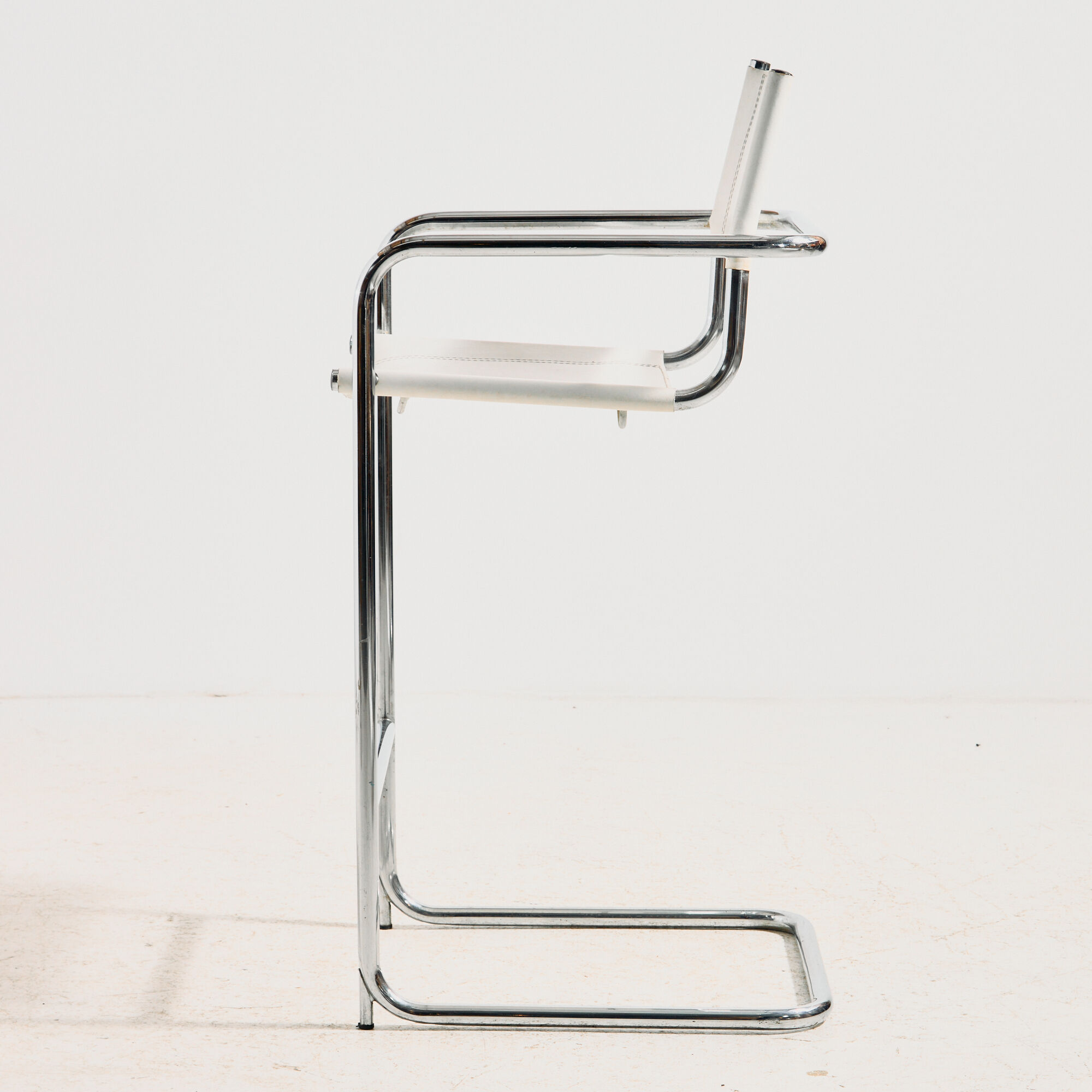 Tabouret de bar tubulaire style Bauhaus