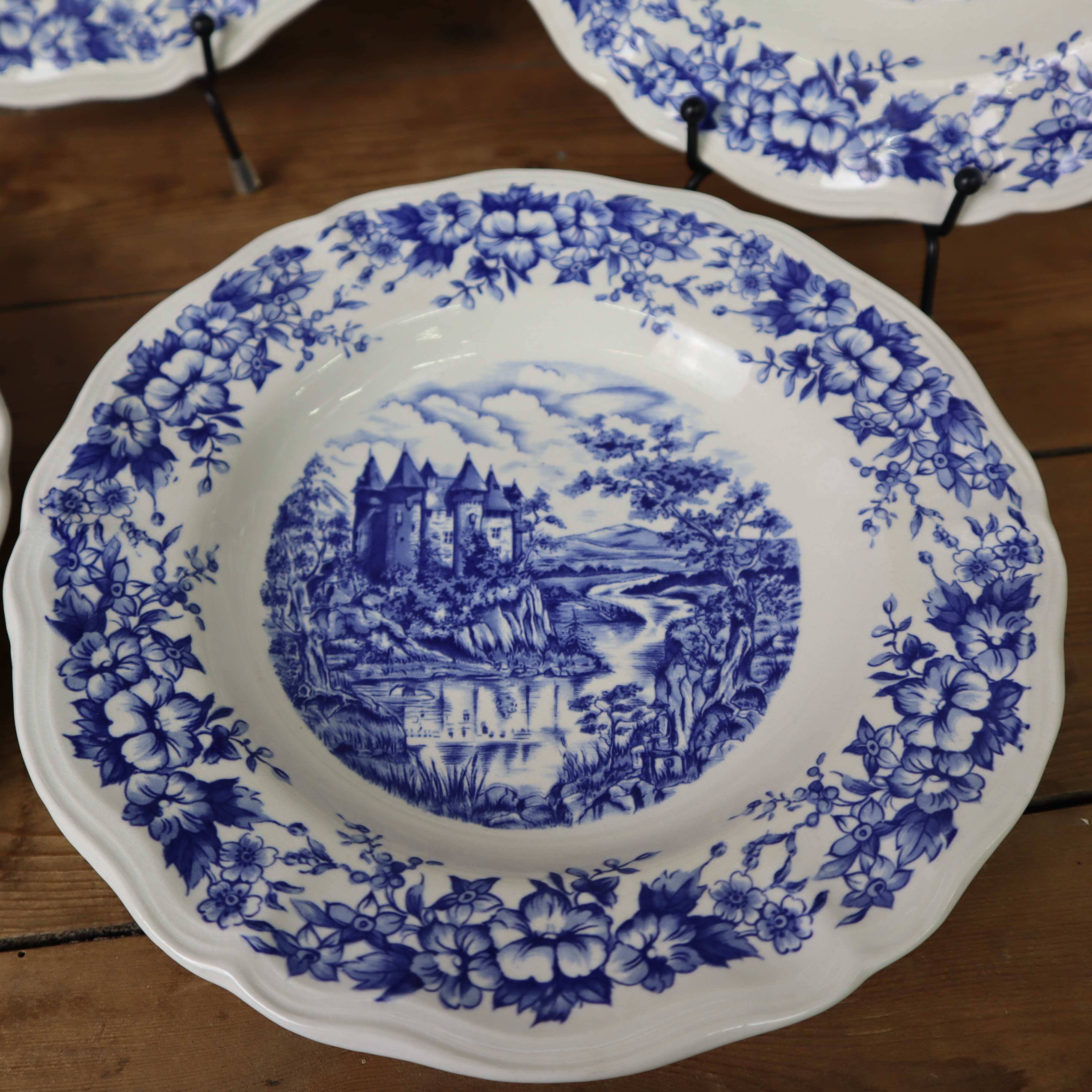 5 vintage Sarreguemines hollow plates, Castle model