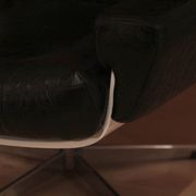 Fauteuil Lounge de l'ère spatiale, laque blanche, cuir, aspect reptile, Allemagne, années 1970.