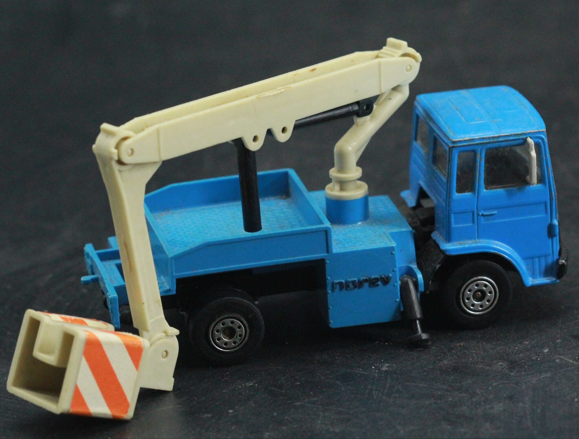 Old toy truck crane norev
