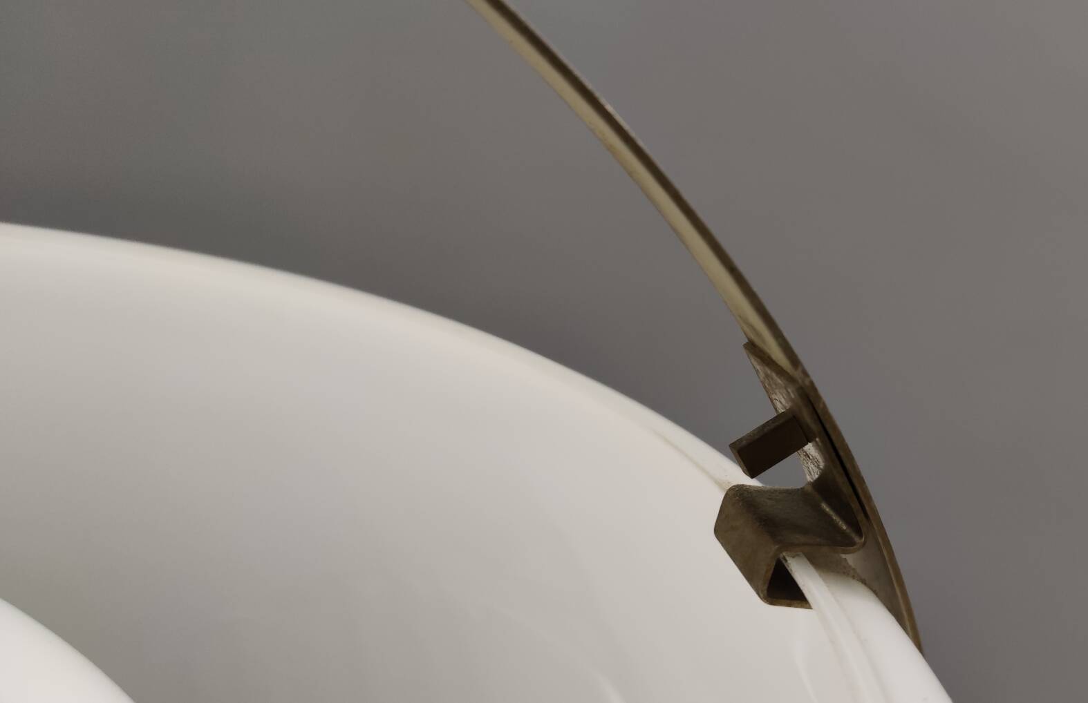 White Hanging Lamp "Omega" by Vico Magistretti for Artemide, 1962