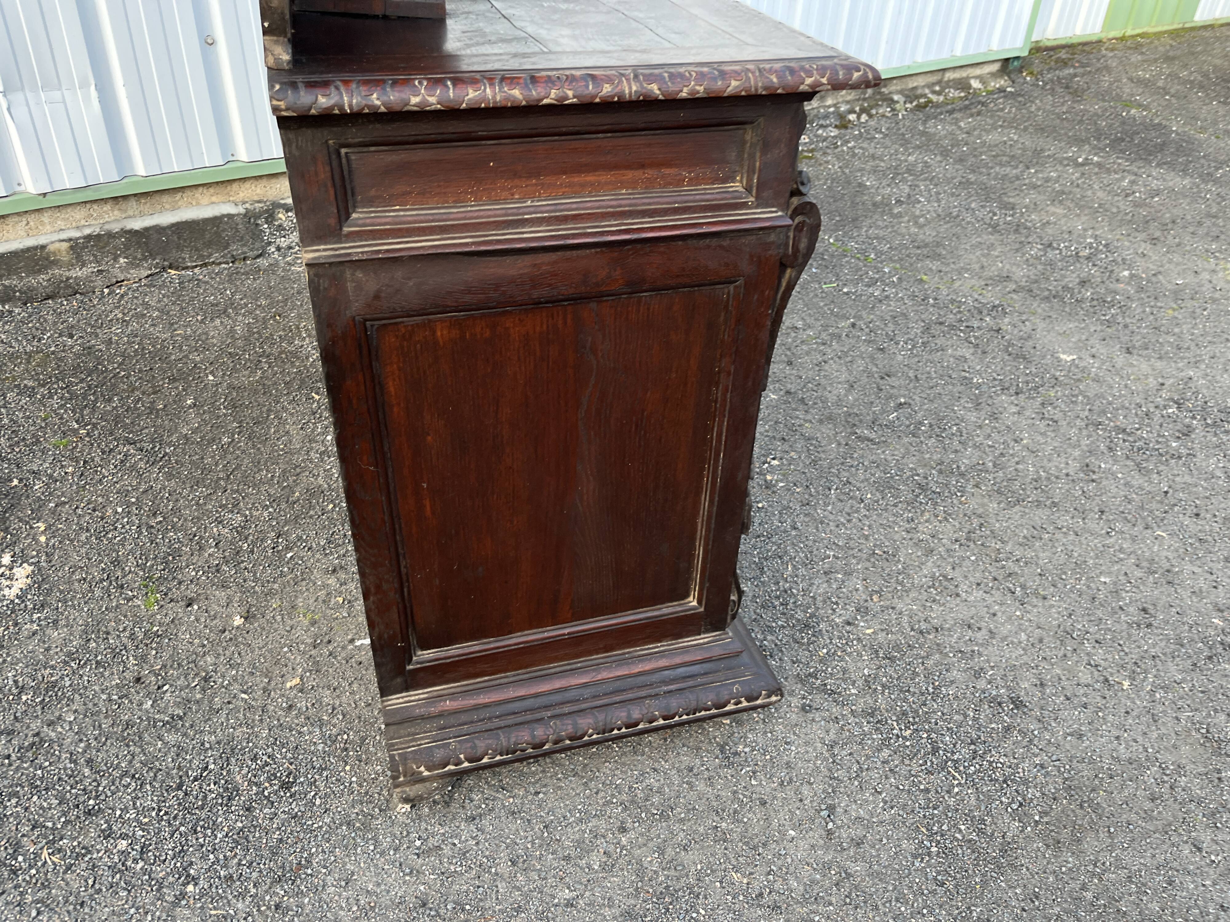 Monumental hunting buffet in carved oak