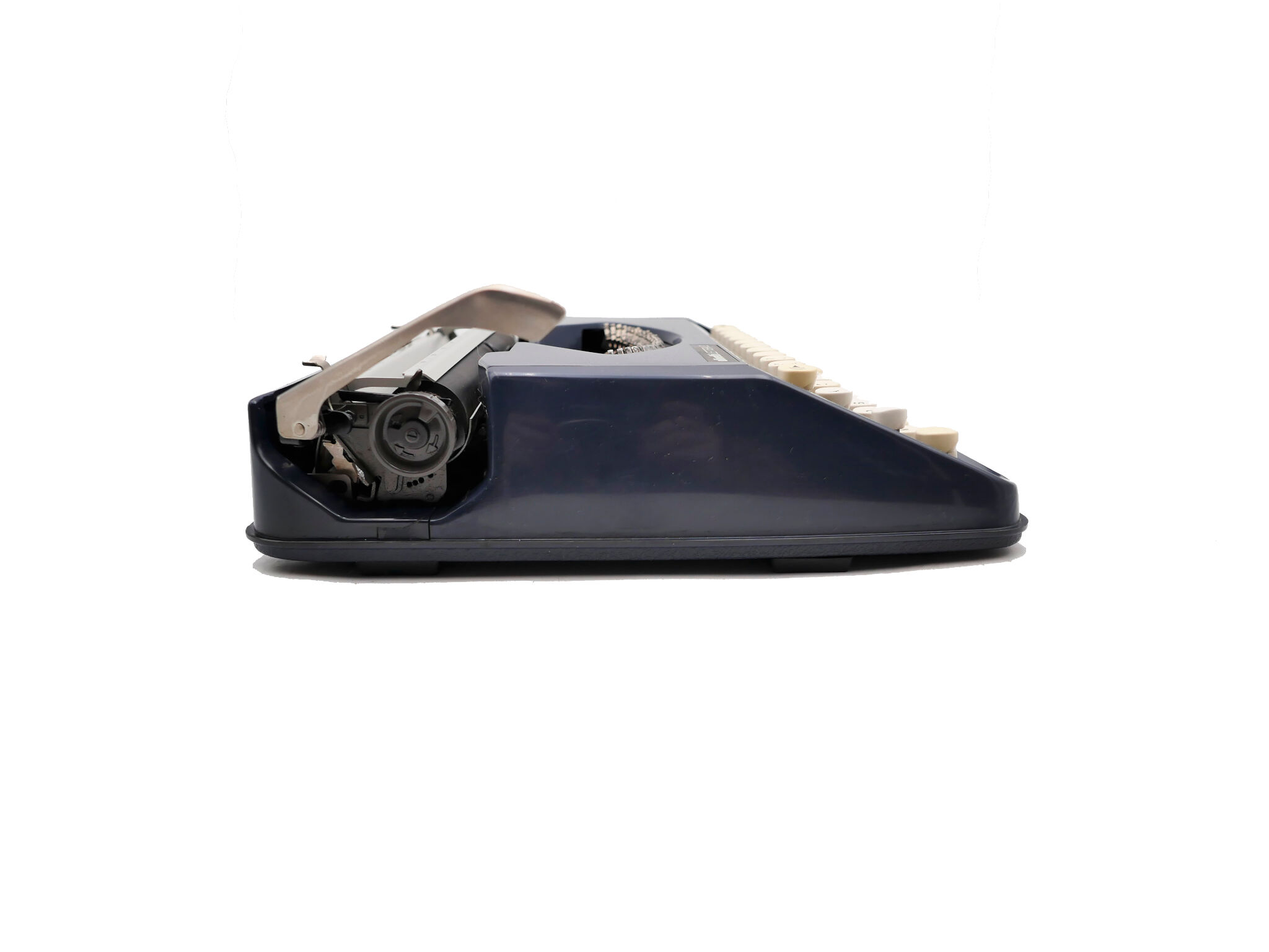 Typewriter Olivetti Lettera 82 Blue revised ribbon new