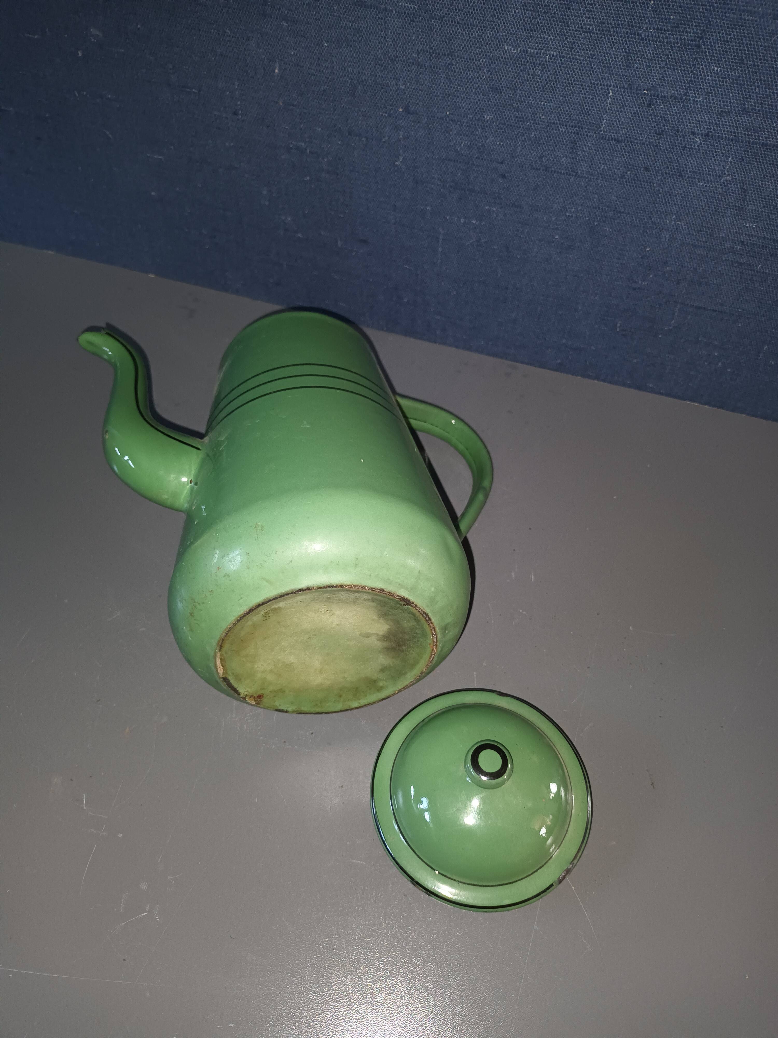 Green enameled coffee pot