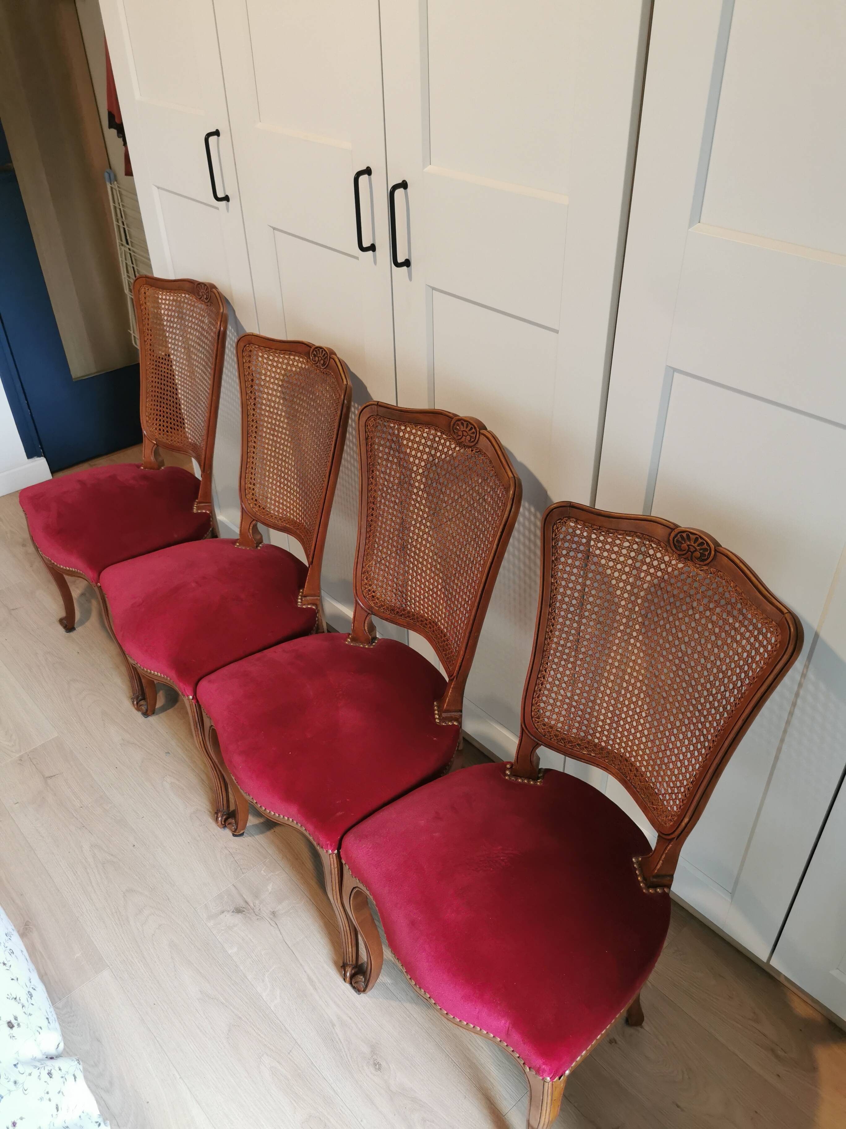 Set of 4 Louis XV style chairs