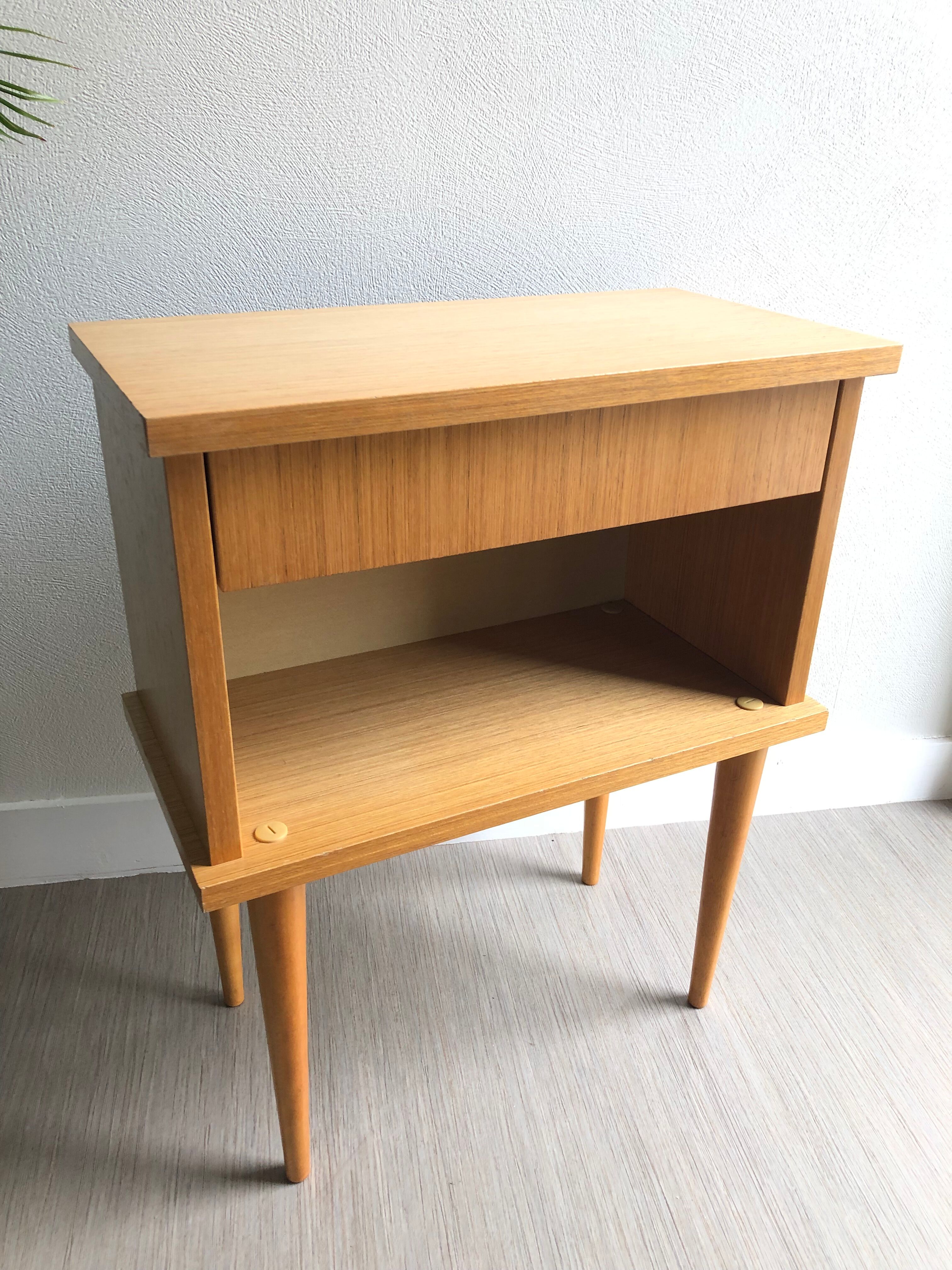 Bedside compass feet