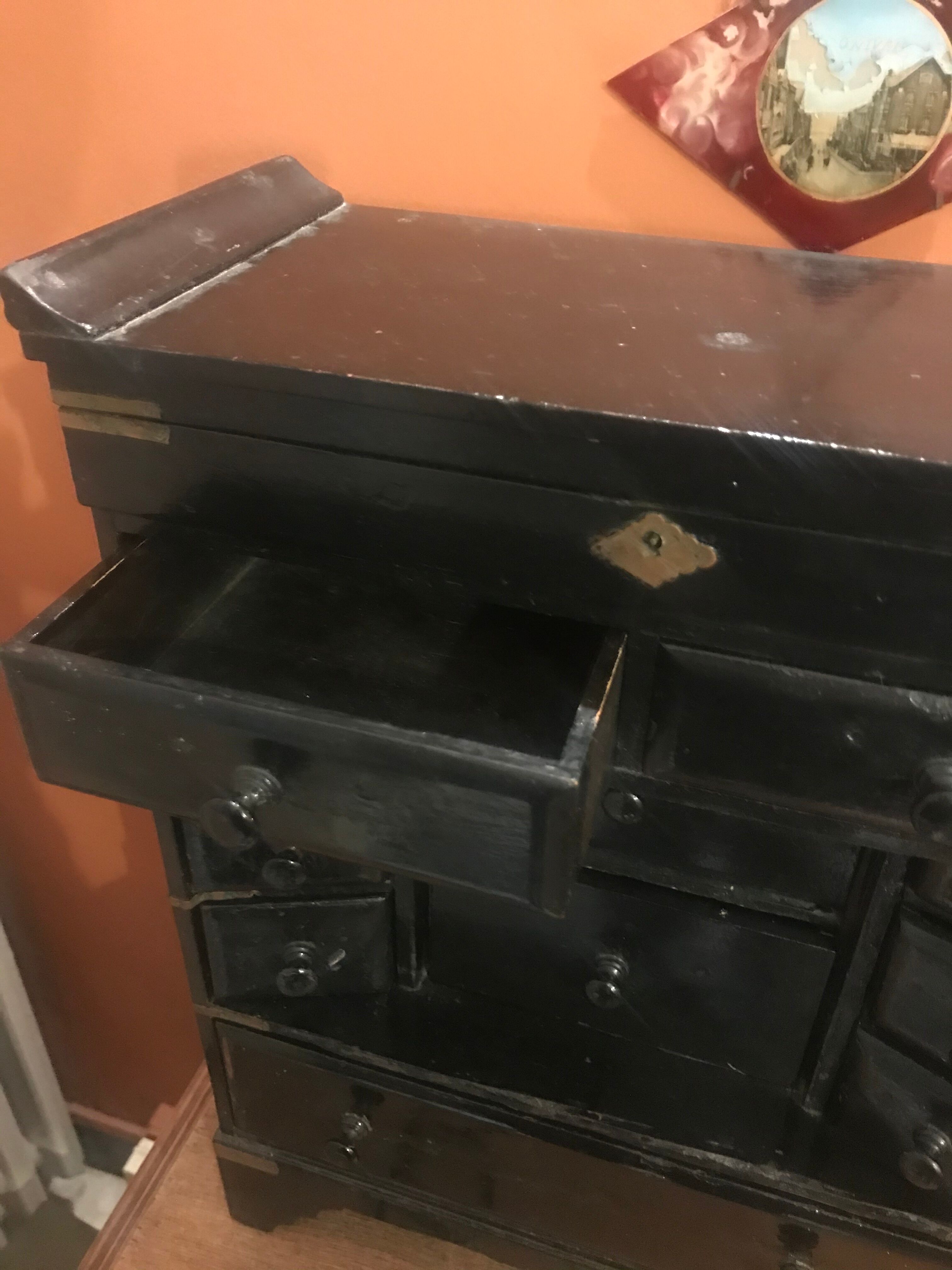 Jewelry box