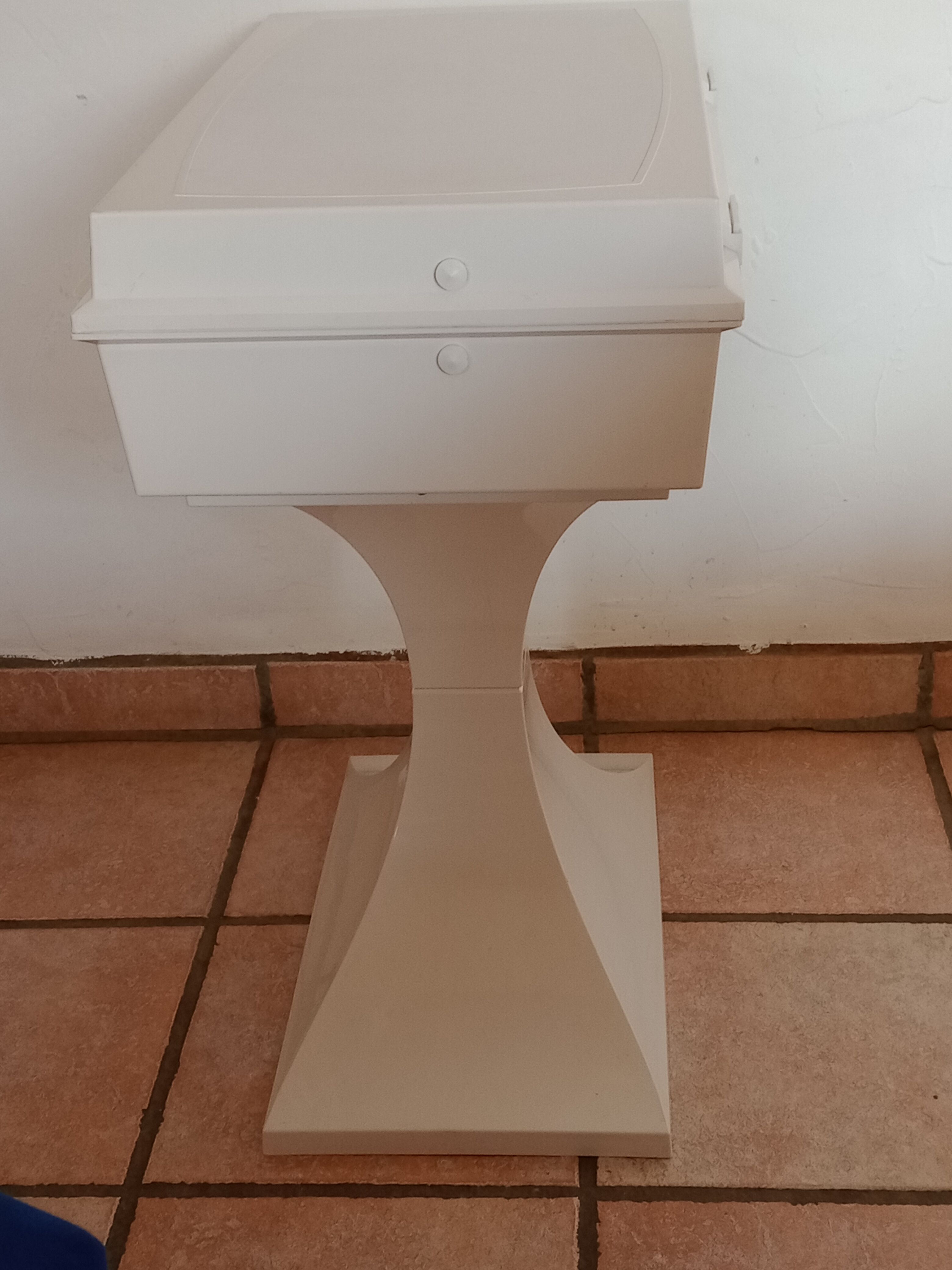 Flair dressing table set