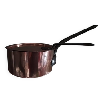 Old copper saucepan and its lid the housewife 1920/1925