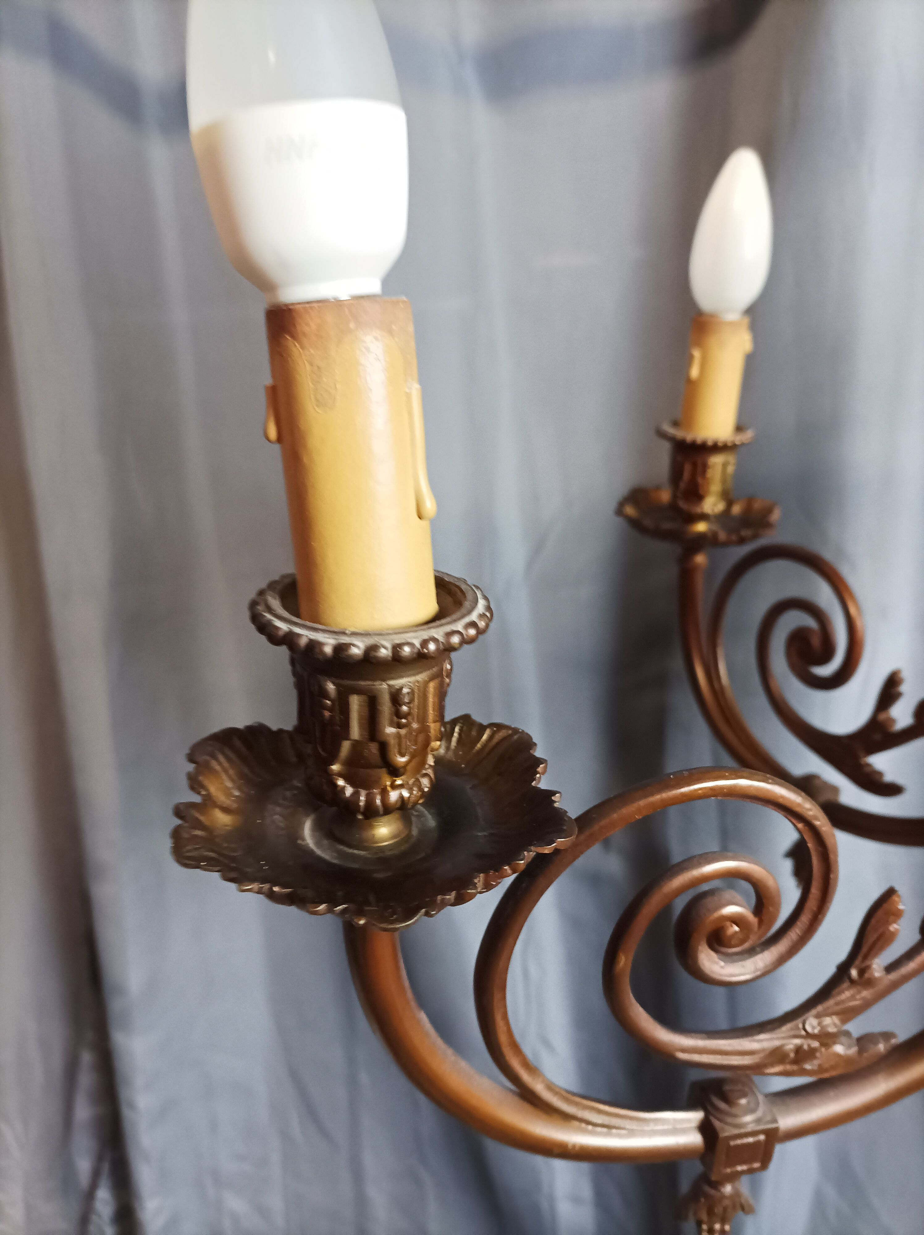 Louis XVI chandelier in bronze and brass