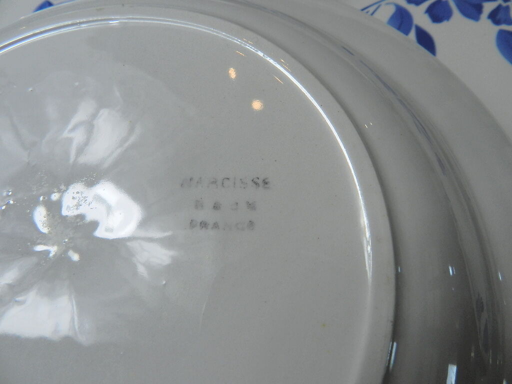 11 plates hollow narcisse