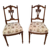 Paire de chaise finement sculptée