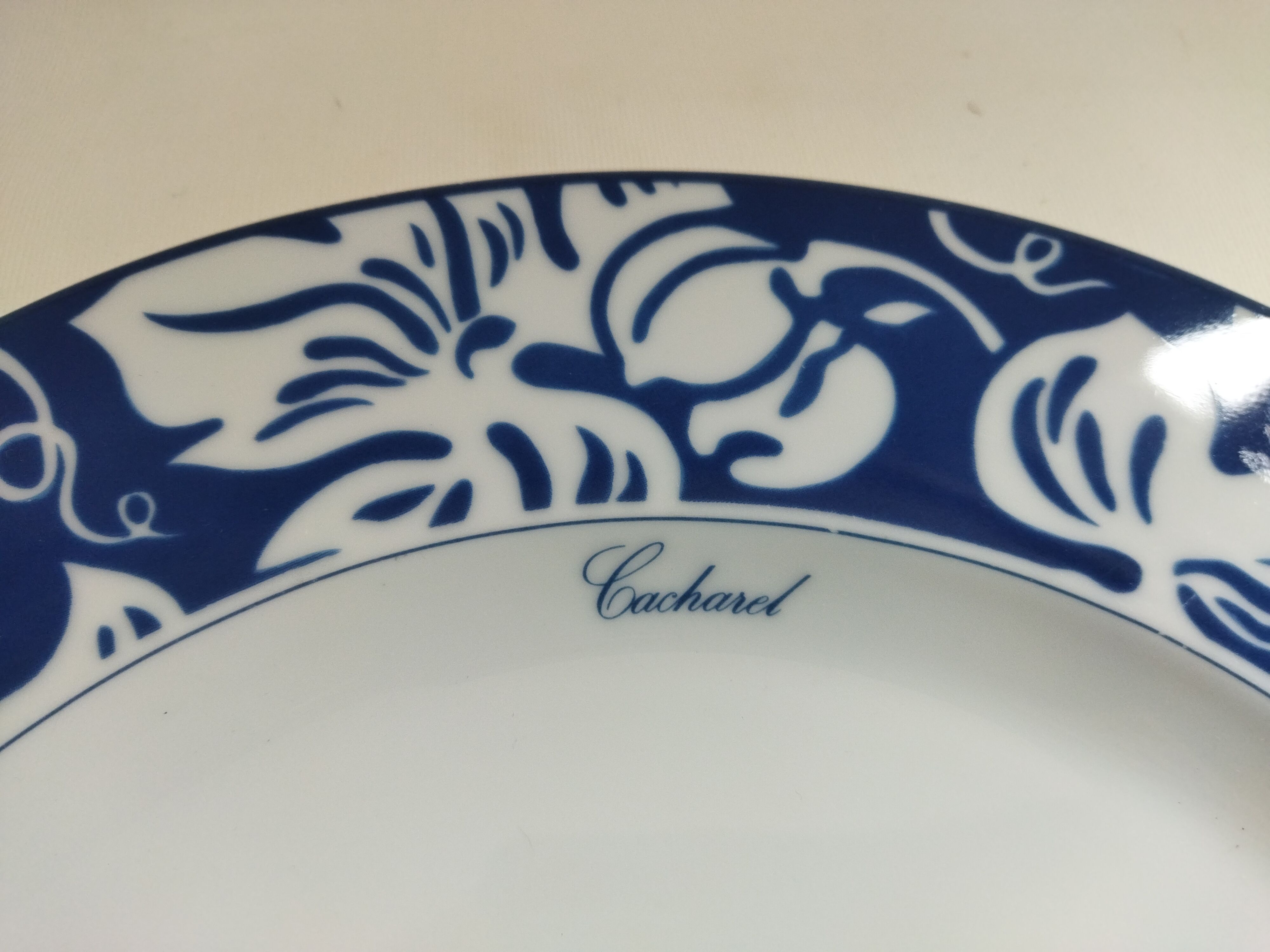 Cacharel dish in fine porcelain
