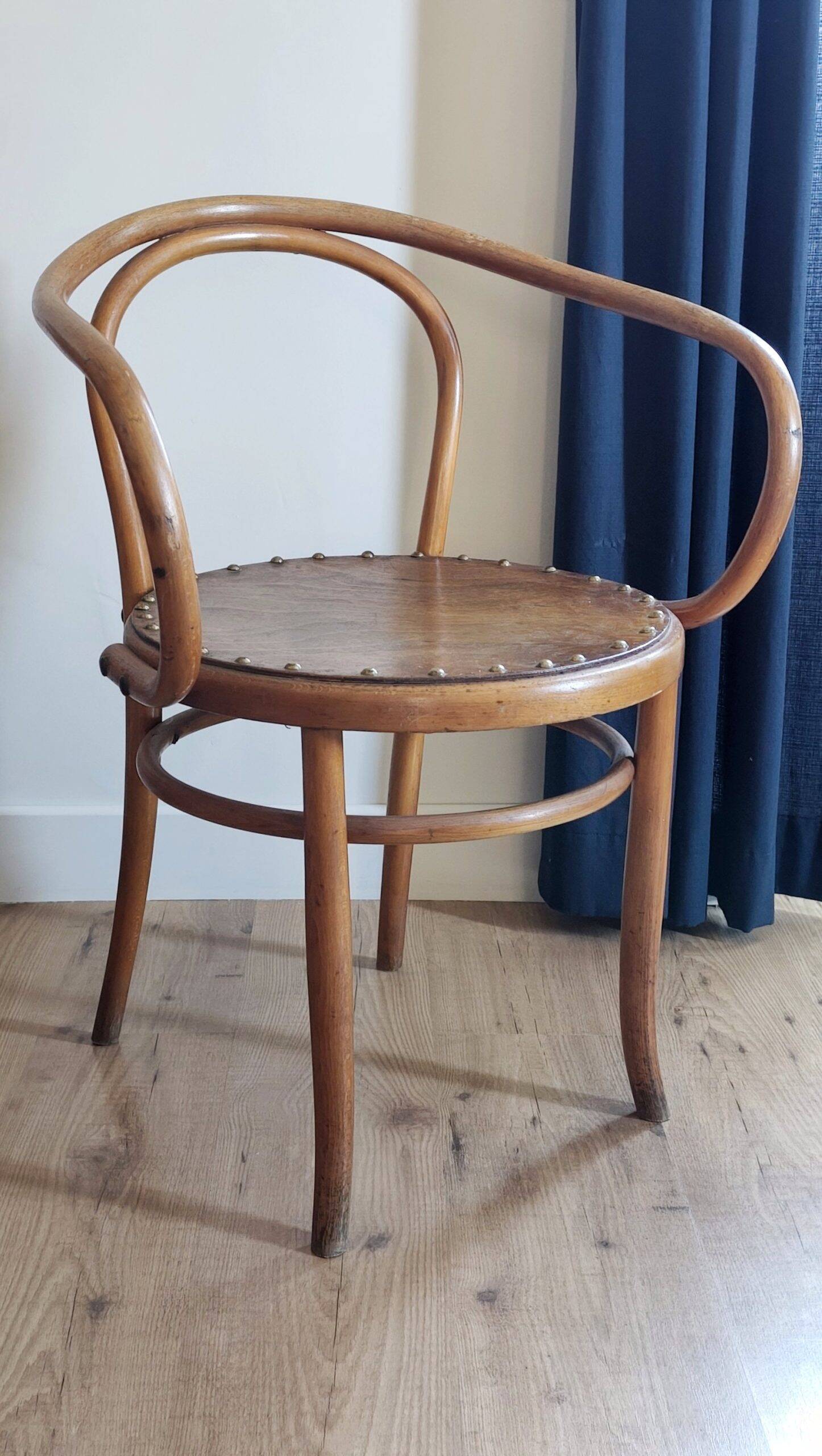 B9 Fischel armchair, known as "Le Corbusier"