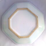 Moroccan salad with an octagon with green volutes