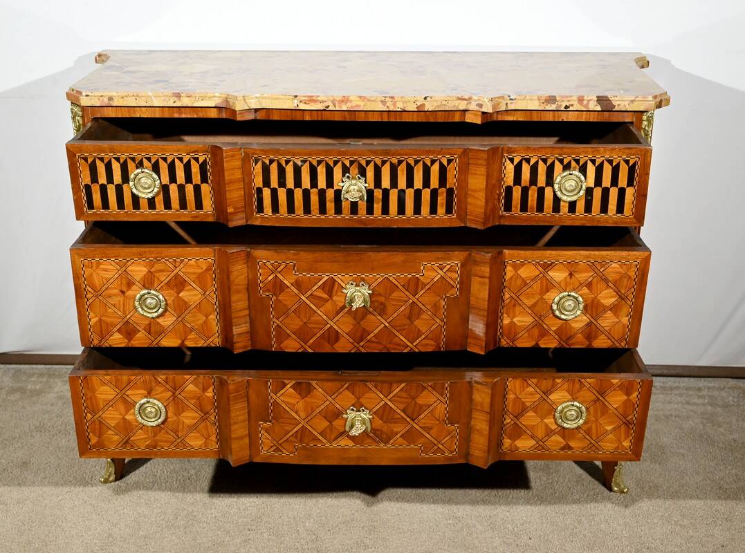 Rosewood and Mahogany chest of drawers, Louis XV / Louis XVI Transition style – Late 19th century
