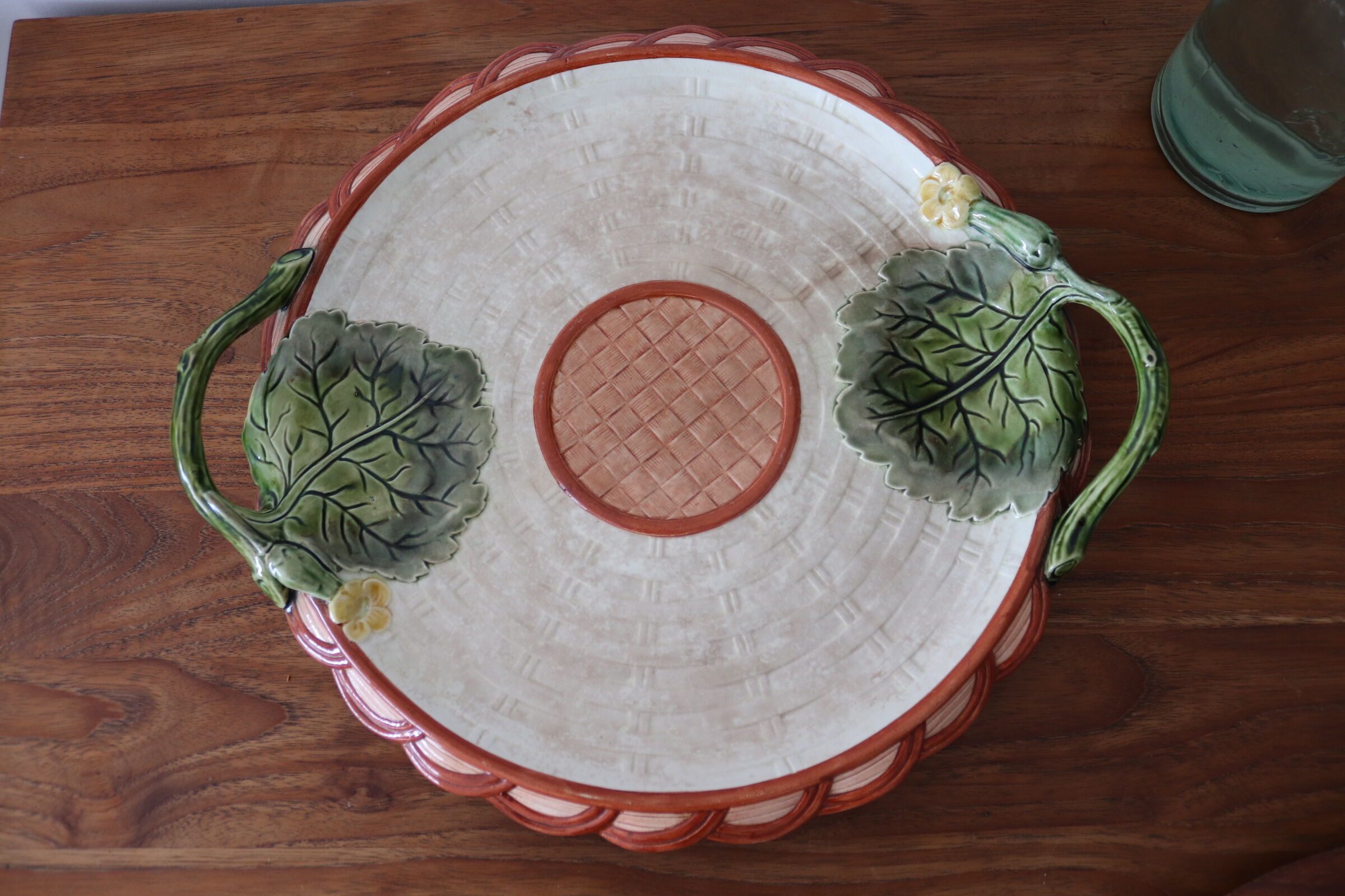 Majorca slip pie serving dish