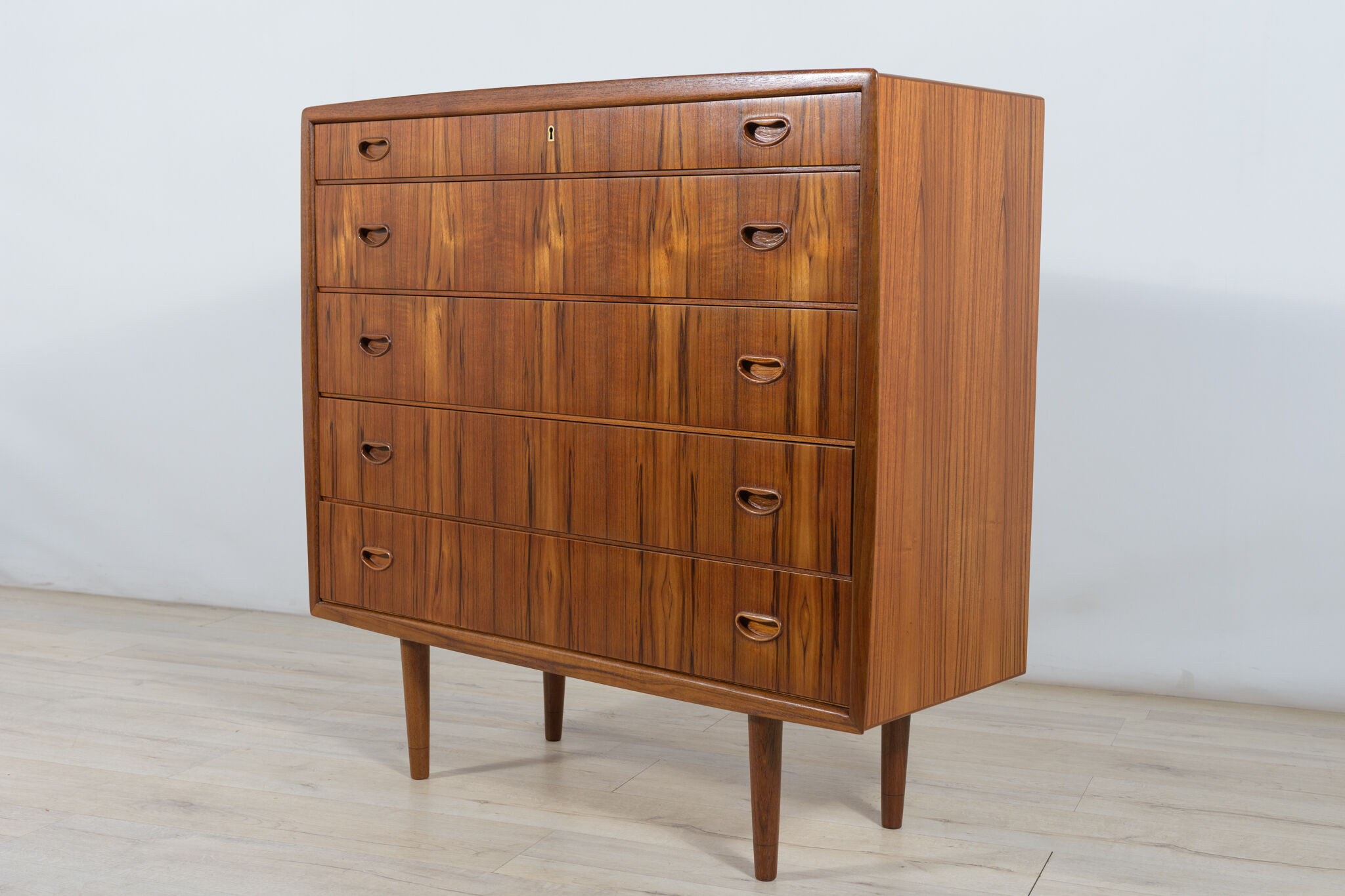 Mid-century dresser and dressing table