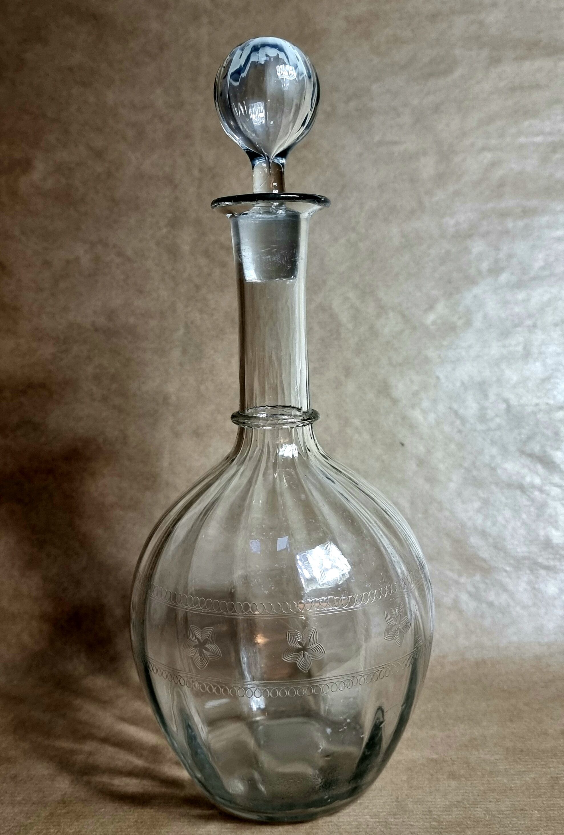 Lorraine crystal wine decanter with decoration