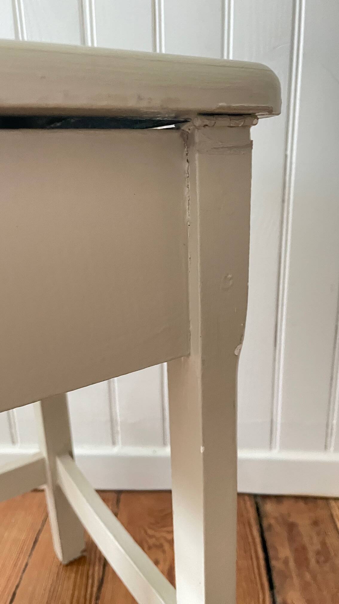VINTAGE Beige Stool Chest