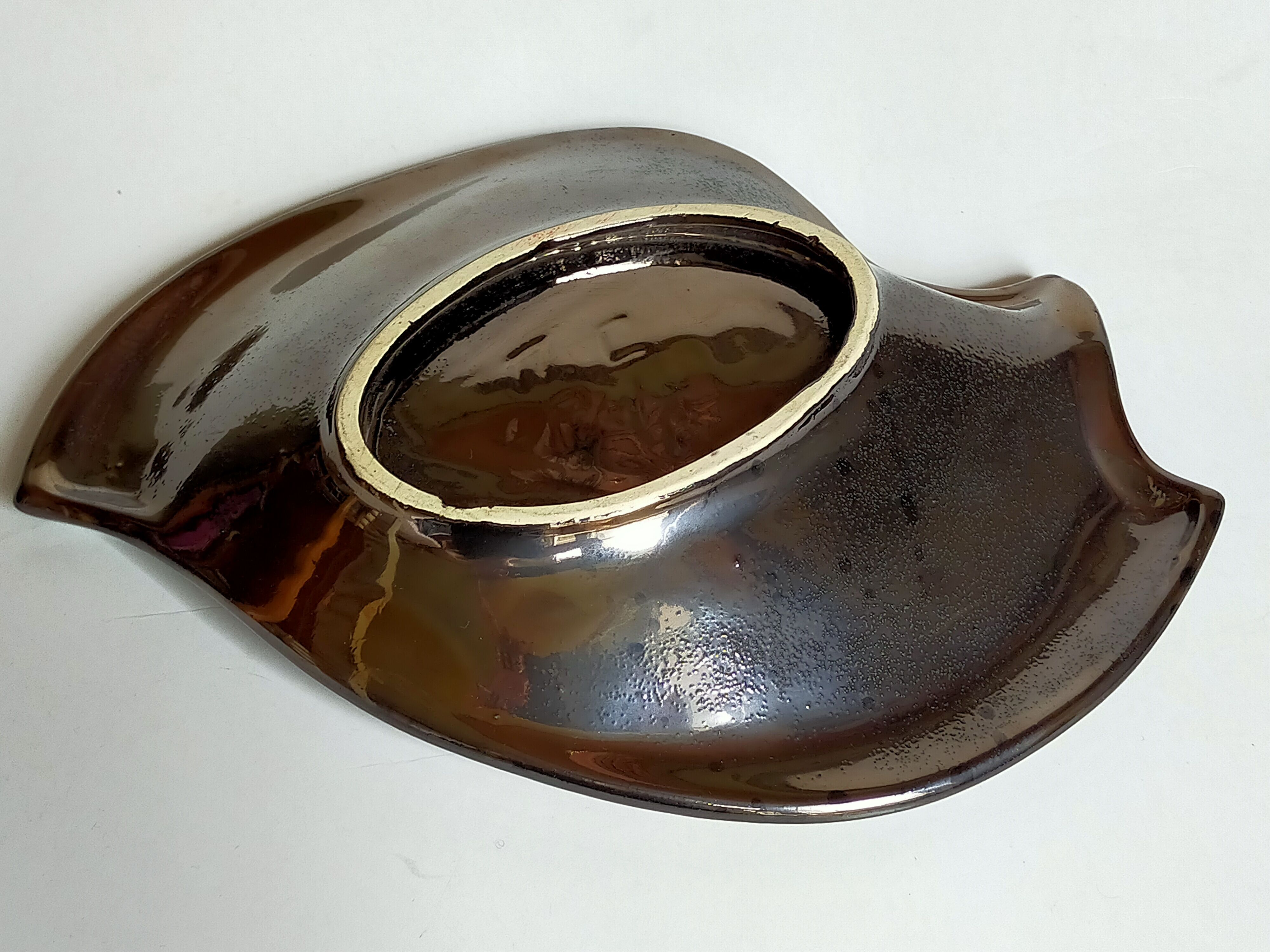 Free-form vacuum-pockets metal enamel French