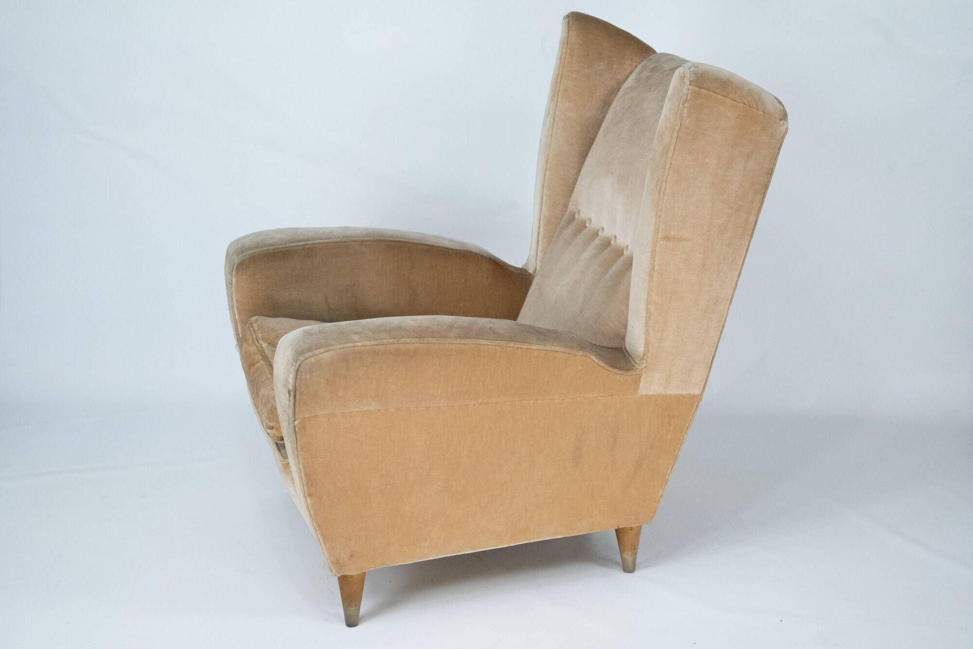 Mid-Century attributed Melchiorre Bega single Armchair in velvet. Italy 195