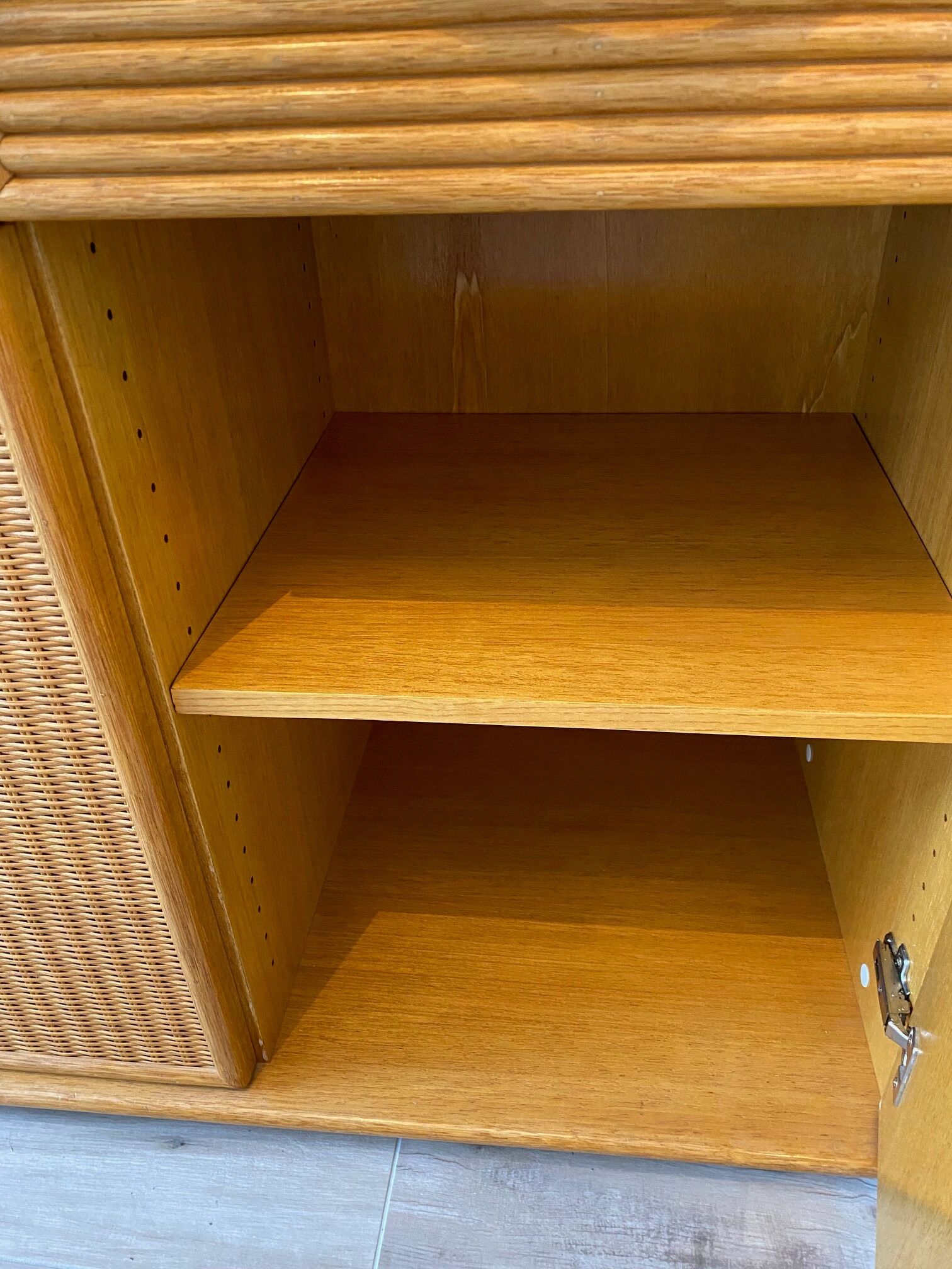 Enfilade en frêne et rotin