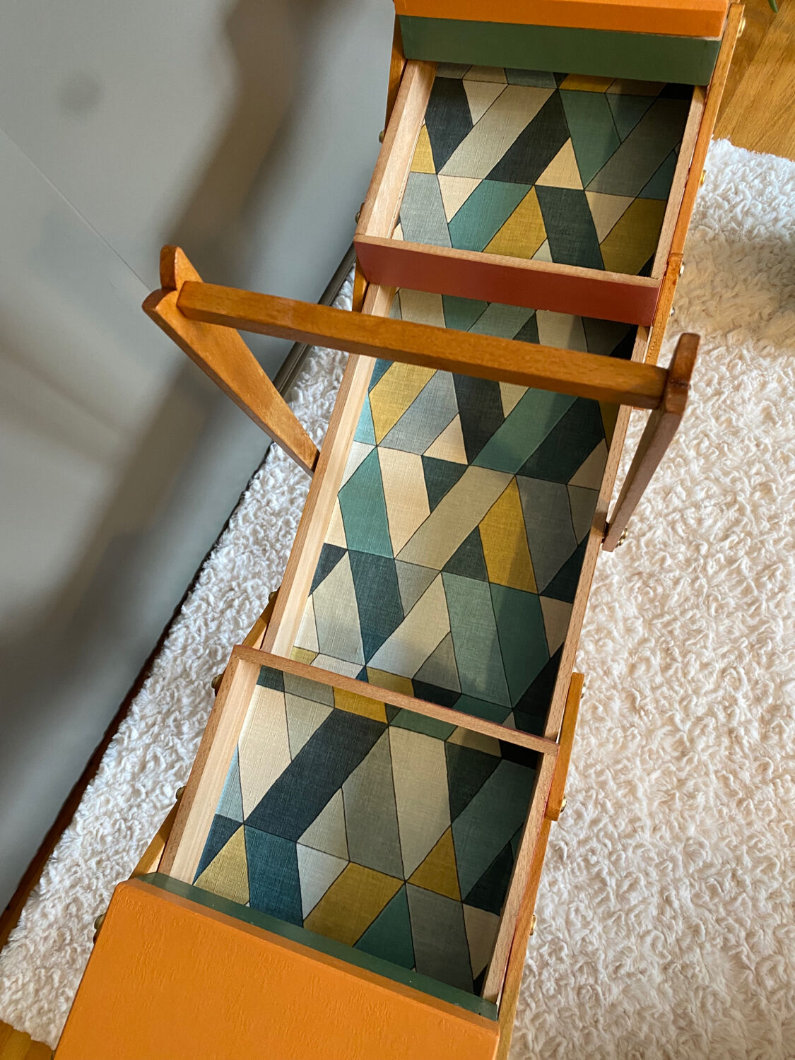 Vintage worker, sewing box feet compass