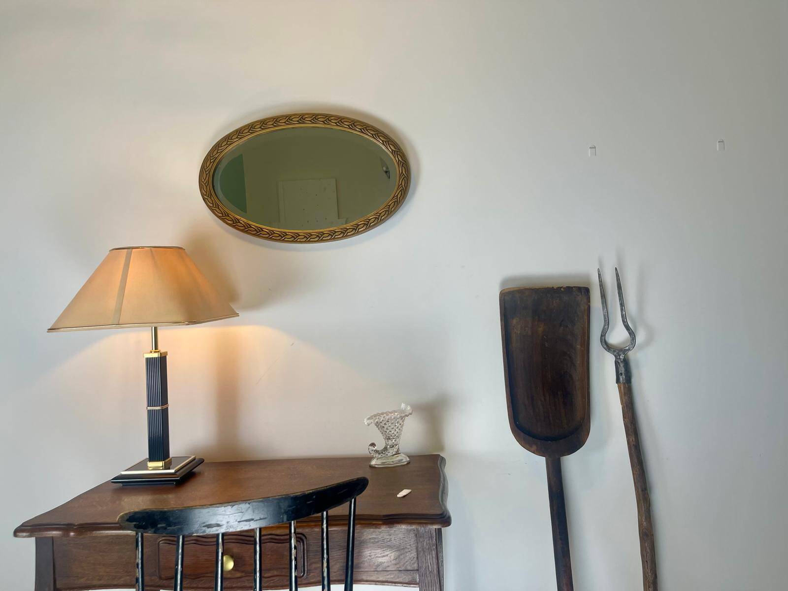 Horn cup in bubbled glass and white opaline