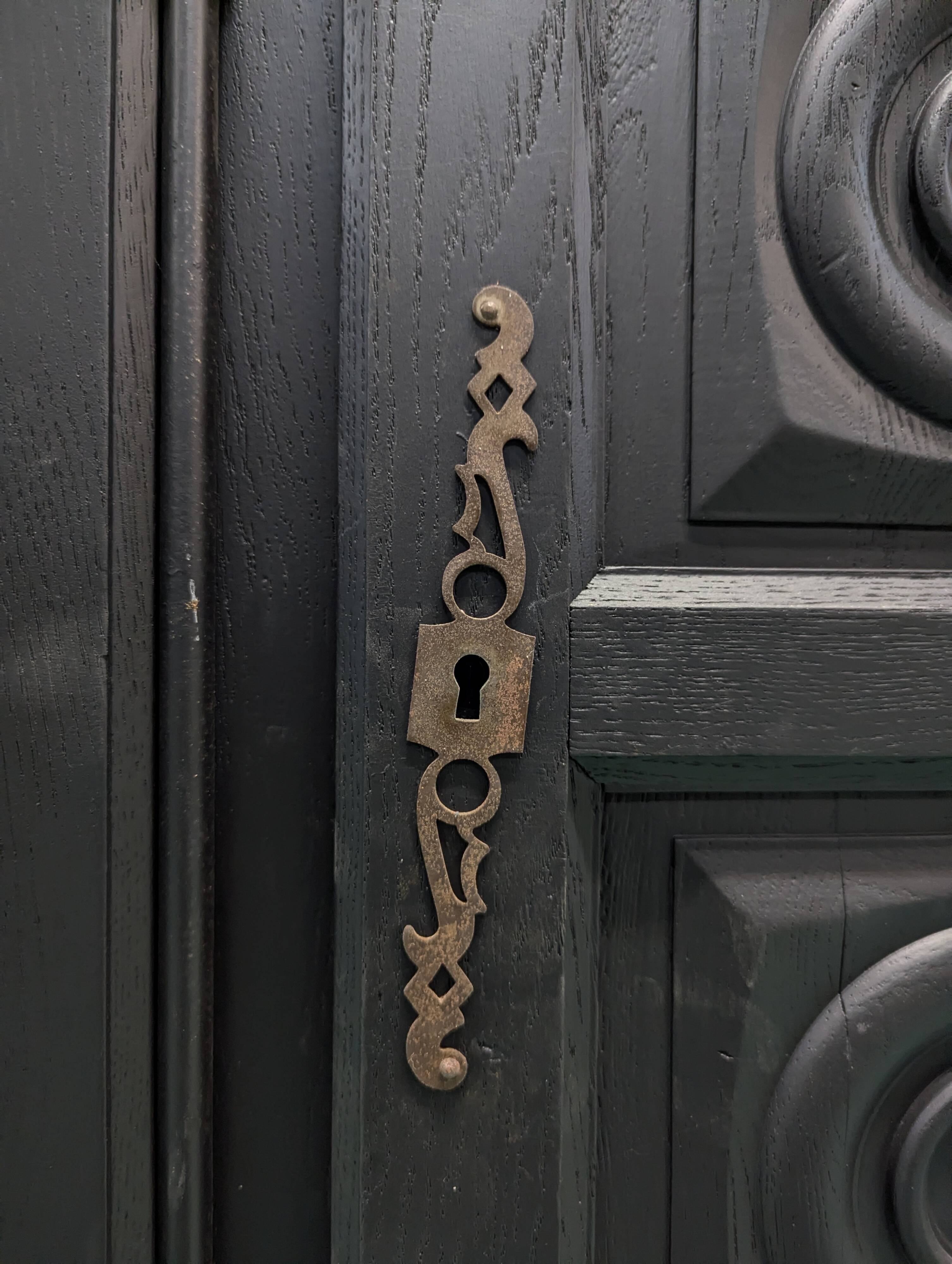 Black neo-Basque enfilade