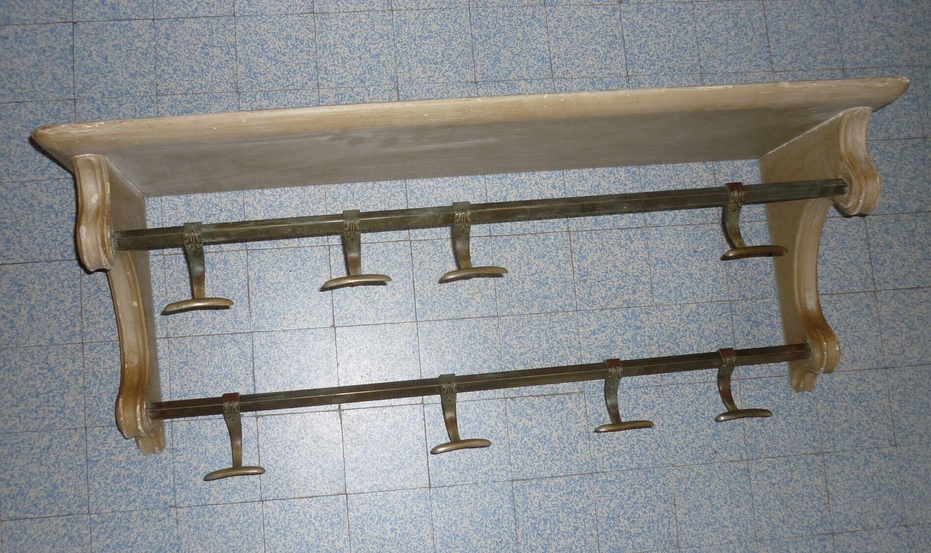 Vintage wall coat rack with shelf and 8 sliding pads