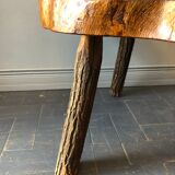 Table basse brutaliste en chêne