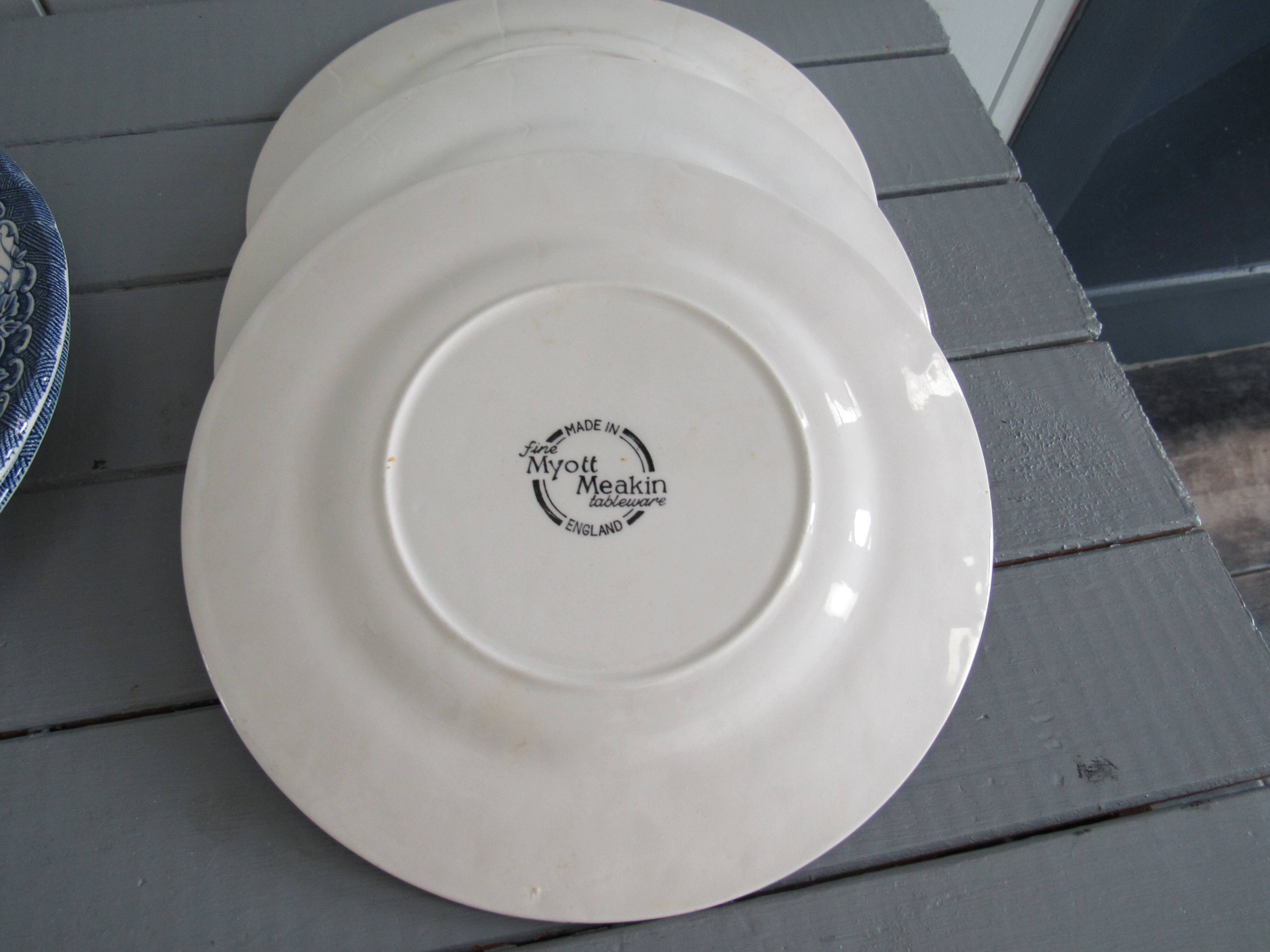 Set of 9 myott meakin england blue dessert plates