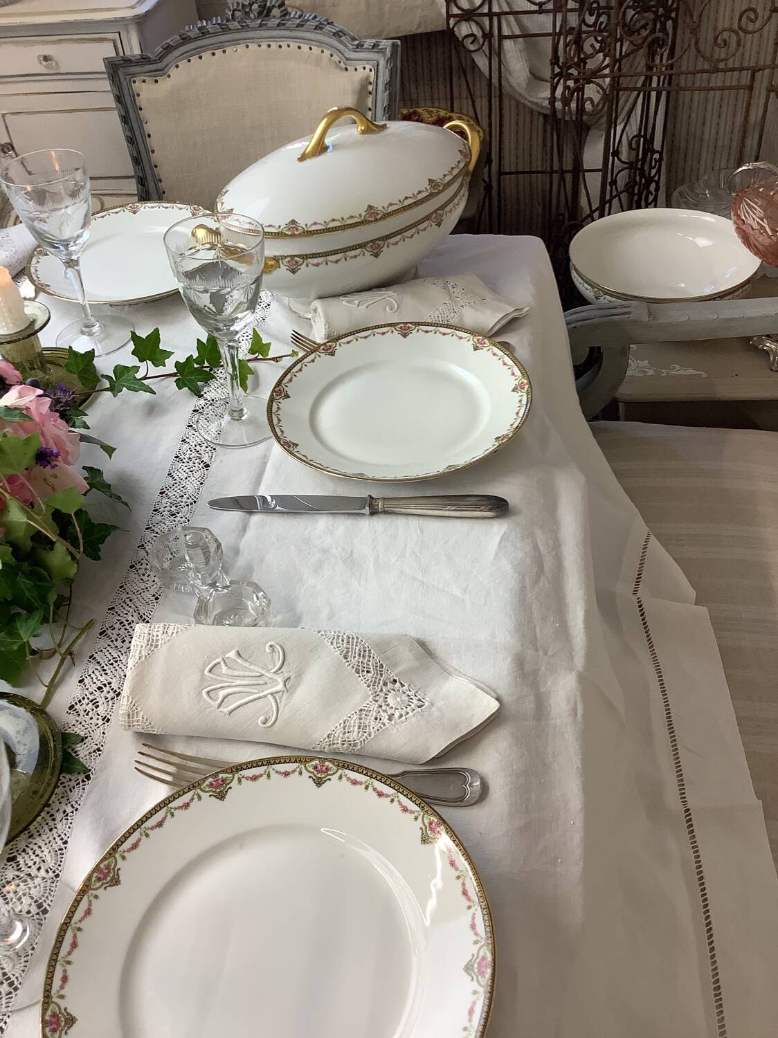 6 Limoges porcelain dinner plates