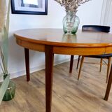 Scandinavian teak extandable round table