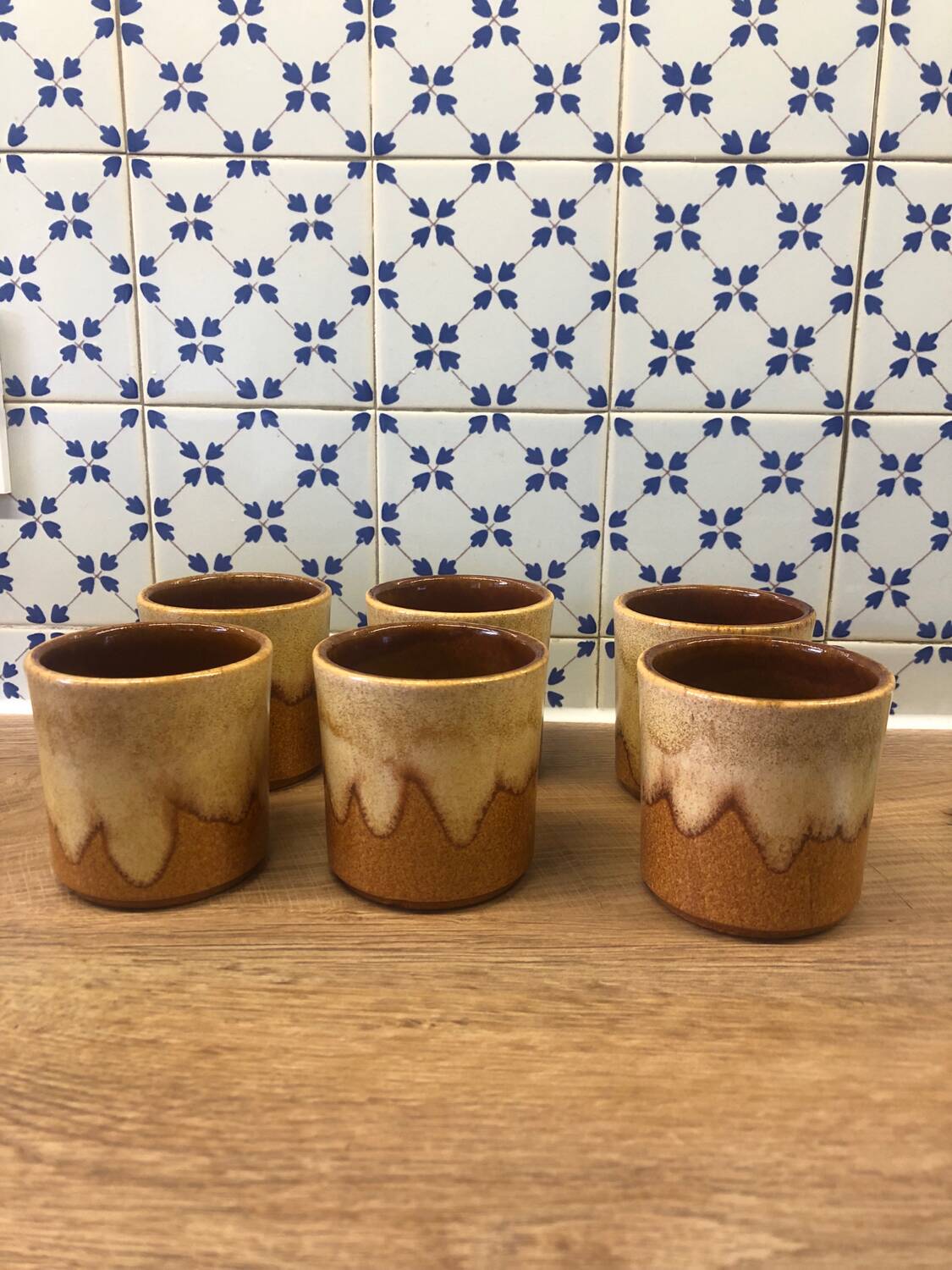 6 stoneware coffee cups