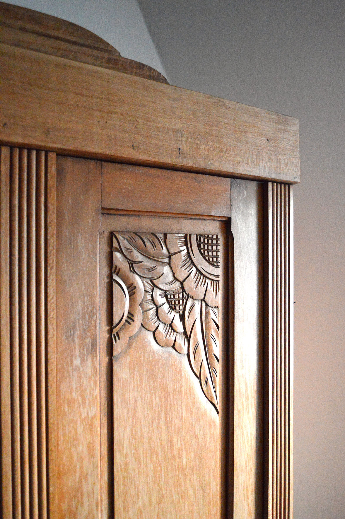 Armoire Art Déco bois clair