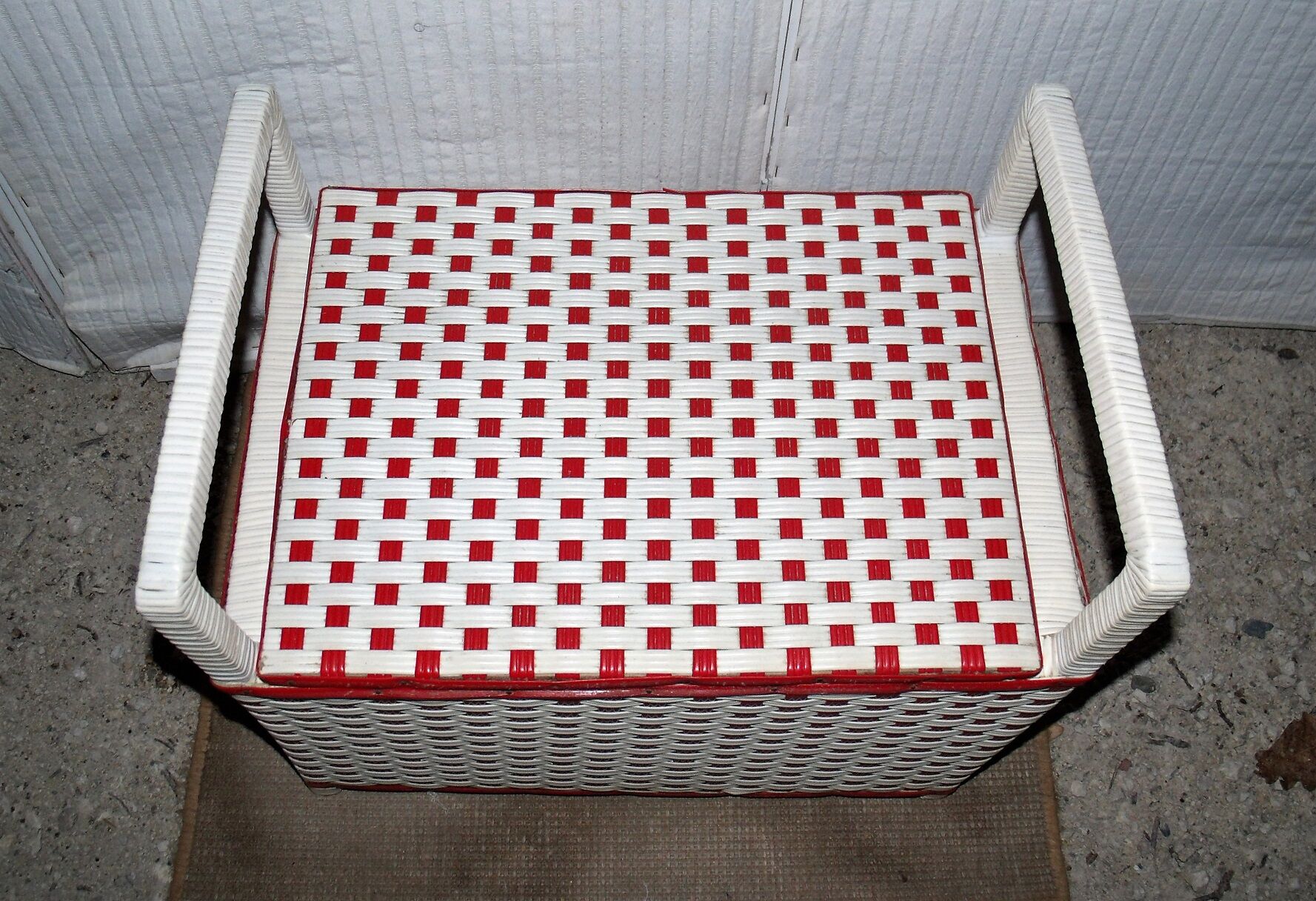 Toy storage chest child scoubidou vintage