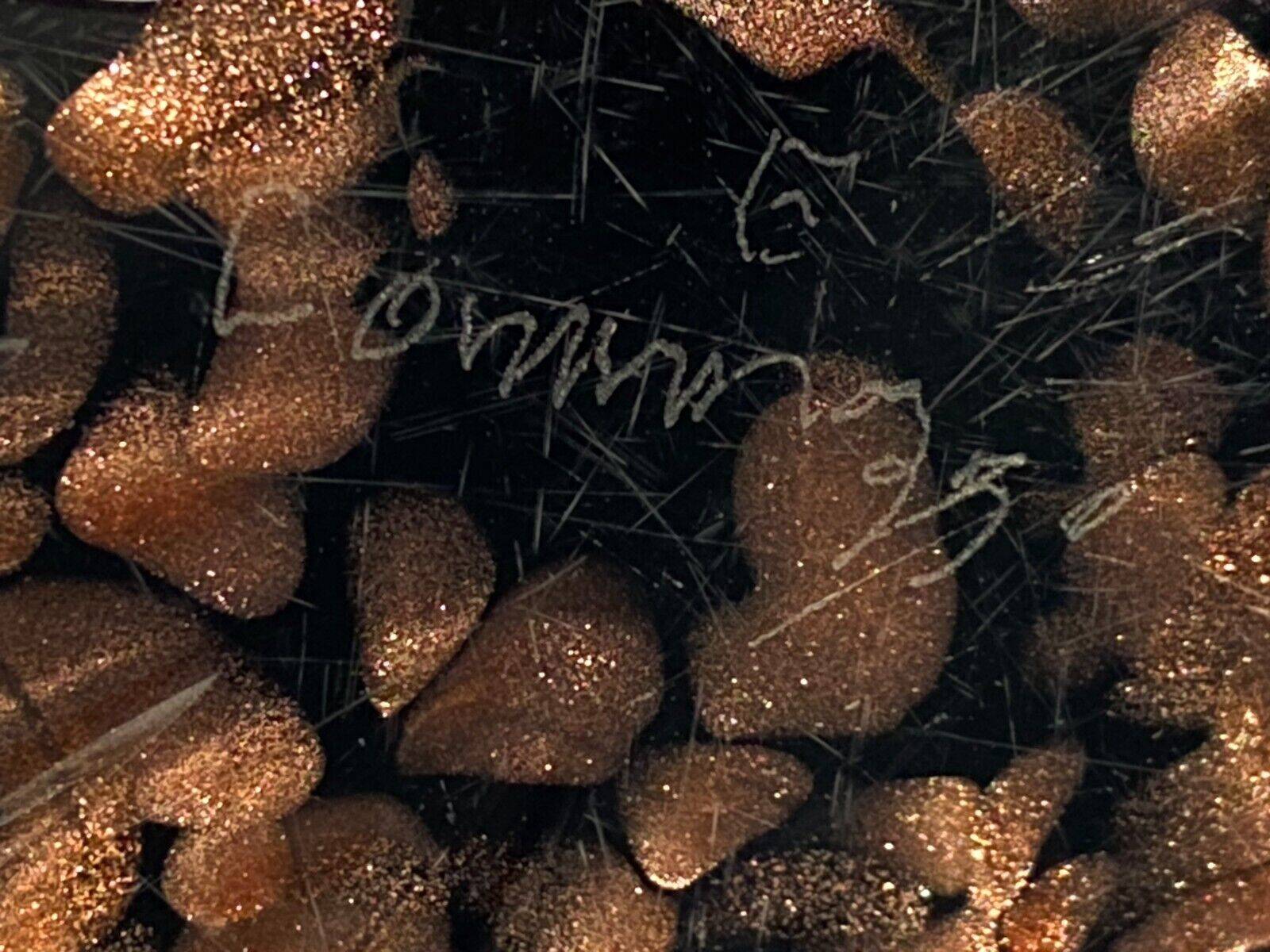 Vase signed in Murano Venice crystal with gold inclusion on a black background