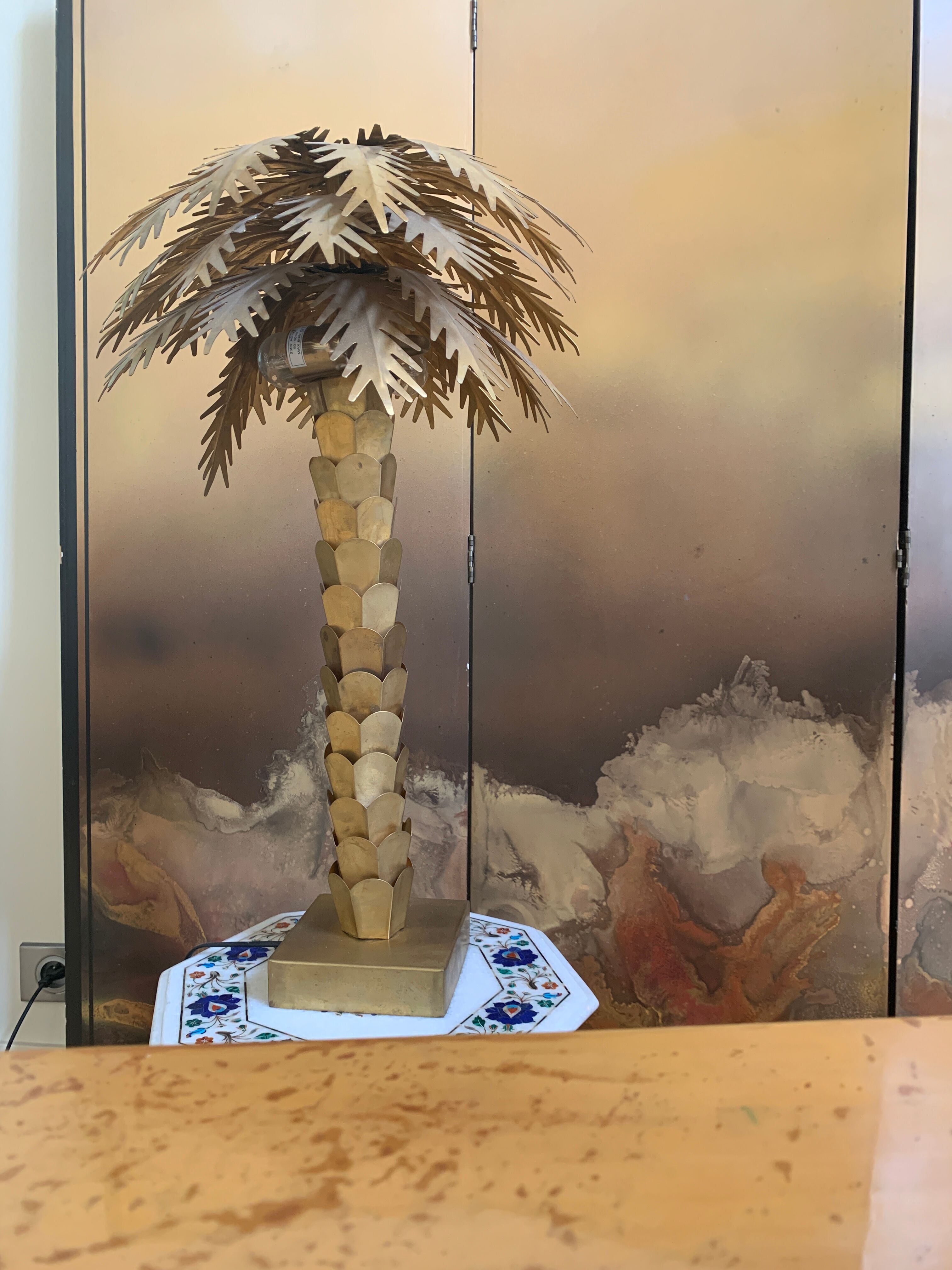 Palm lamp