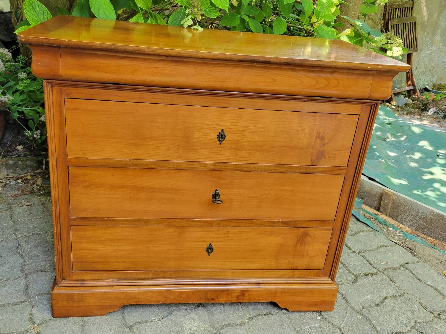 Louis Philippe cherry chest of drawers with lock