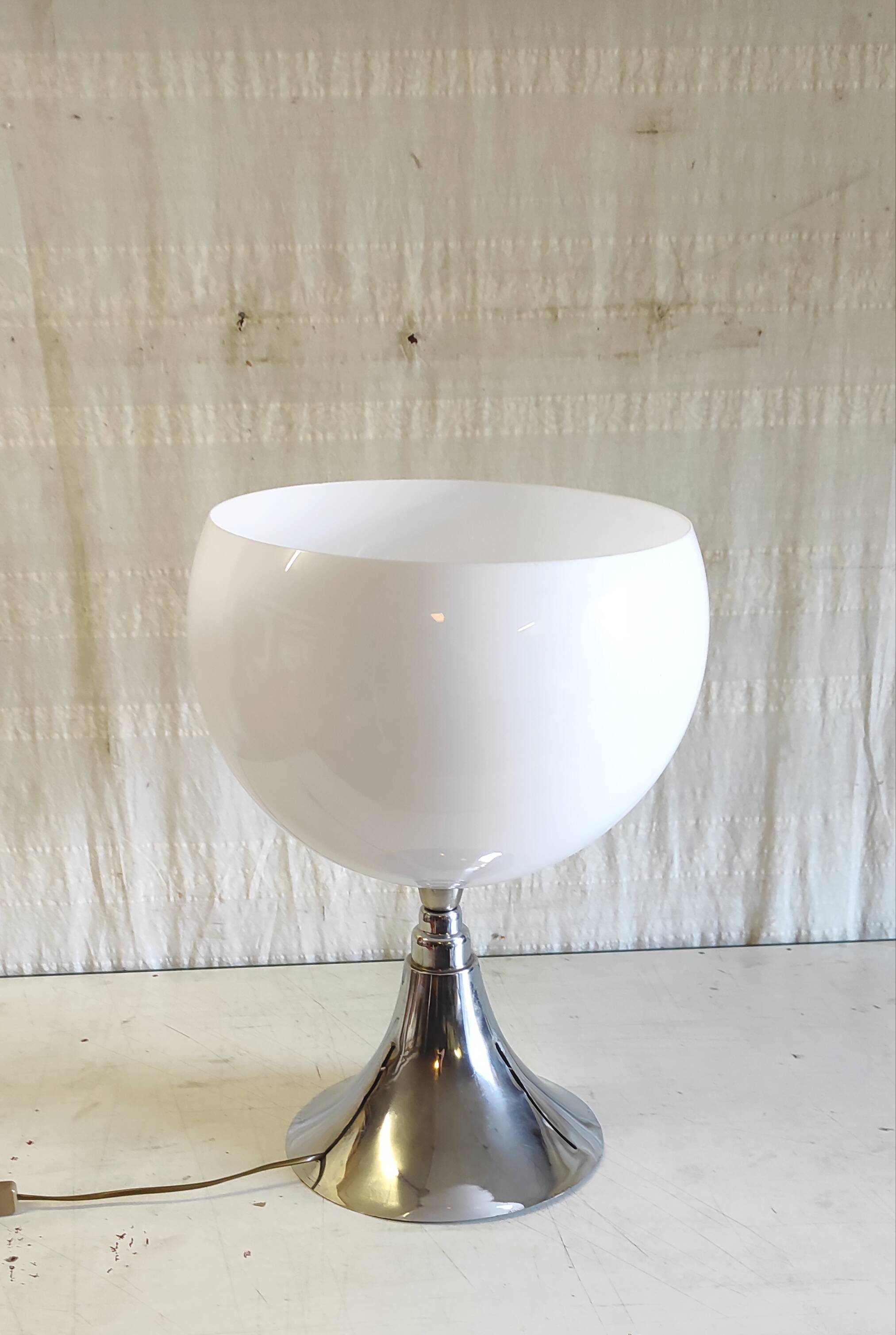 Table lamp in chrome metal and white globe - mid 20th century.